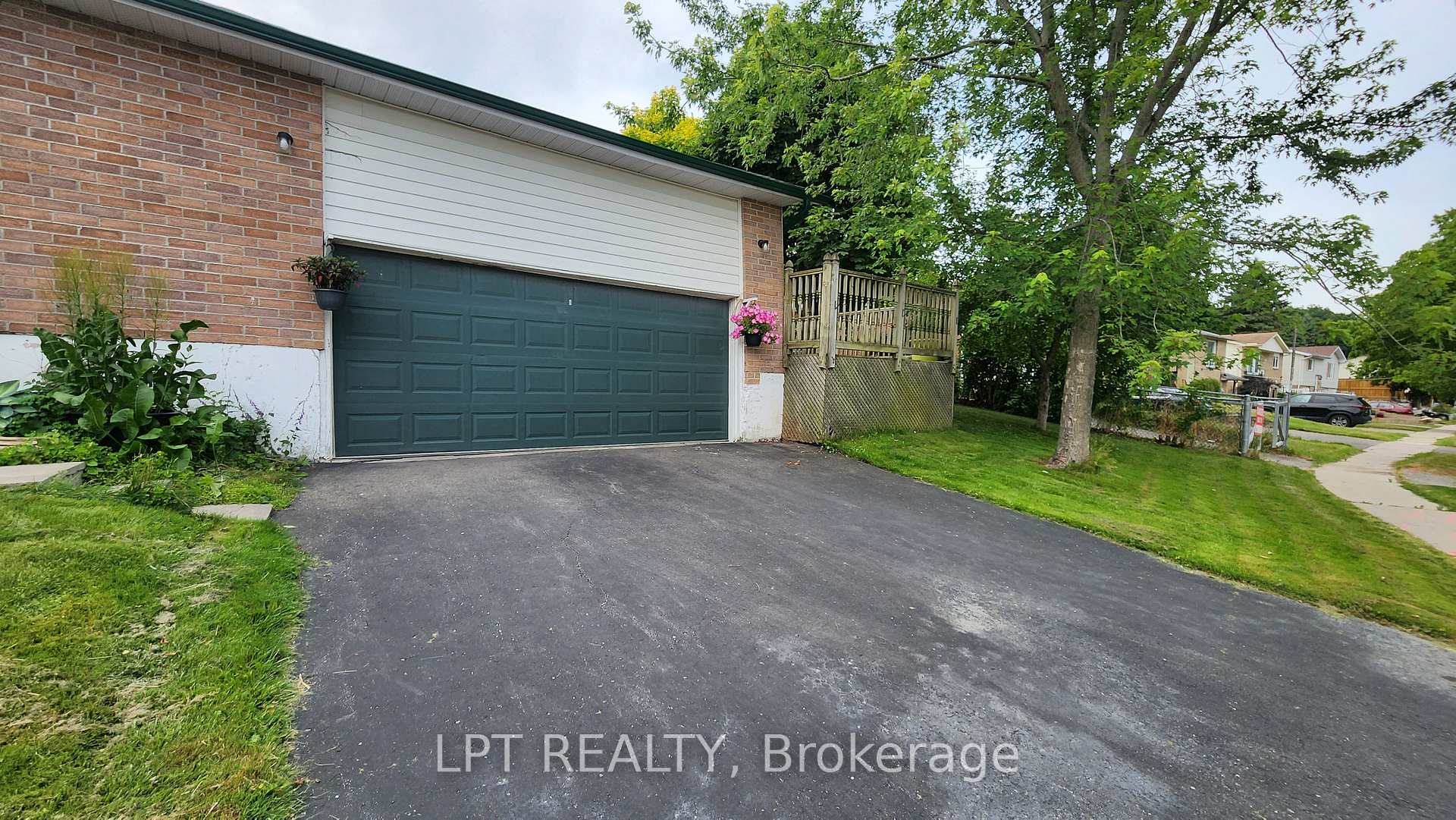 Photo 25 of 30 McConkey Place, Barrie, Allandale Heights — HOMEH