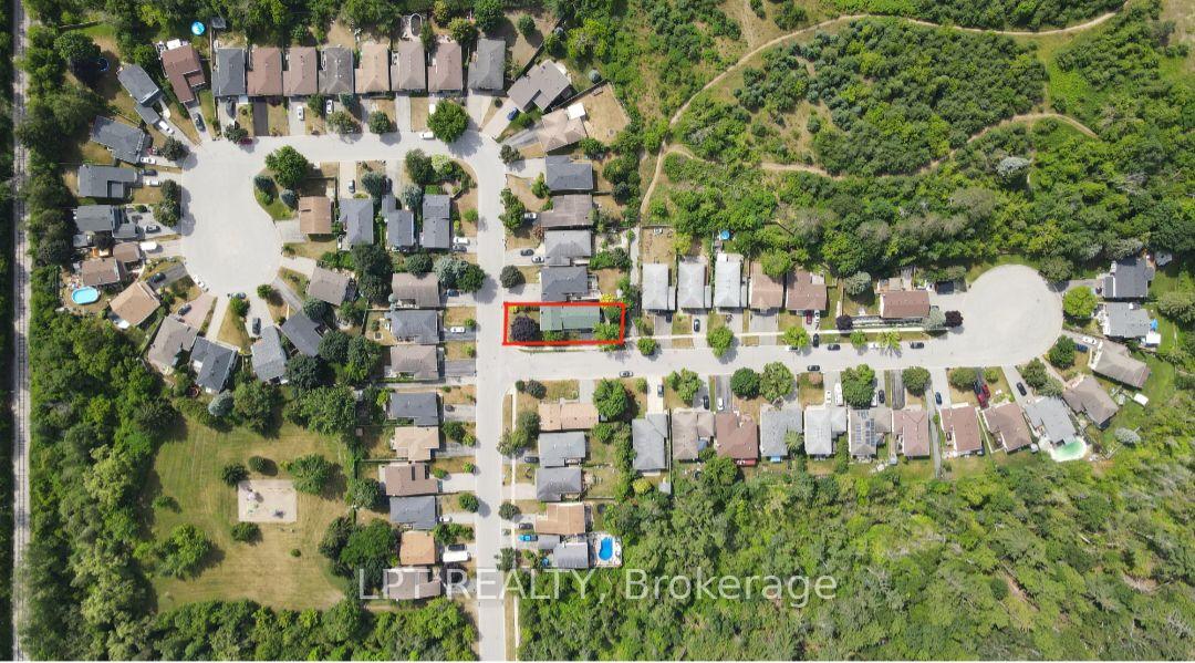 Photo 2 of 30 McConkey Place, Barrie, Allandale Heights — HOMEH