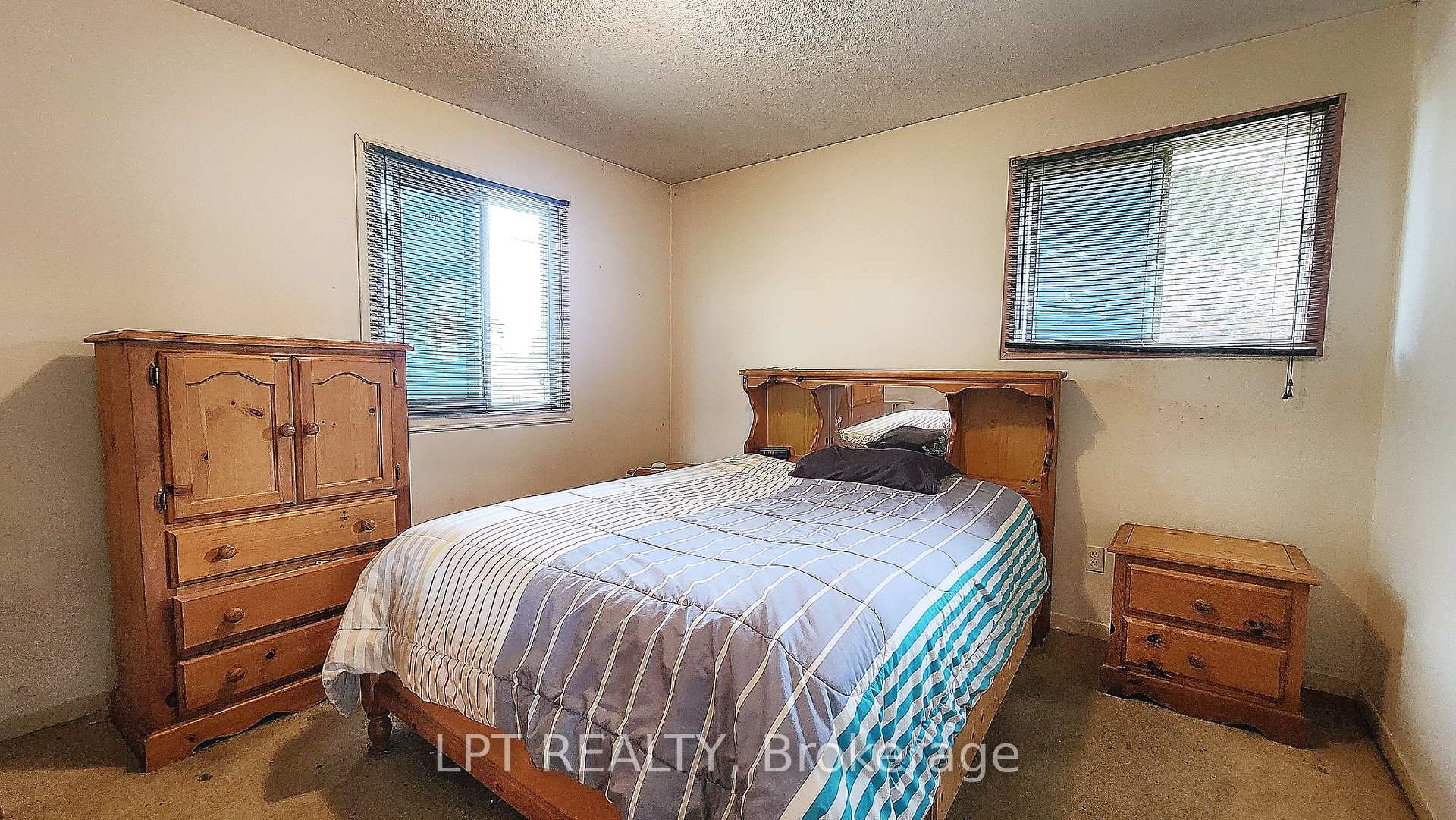 Photo 11 of 30 McConkey Place, Barrie, Allandale Heights — HOMEH