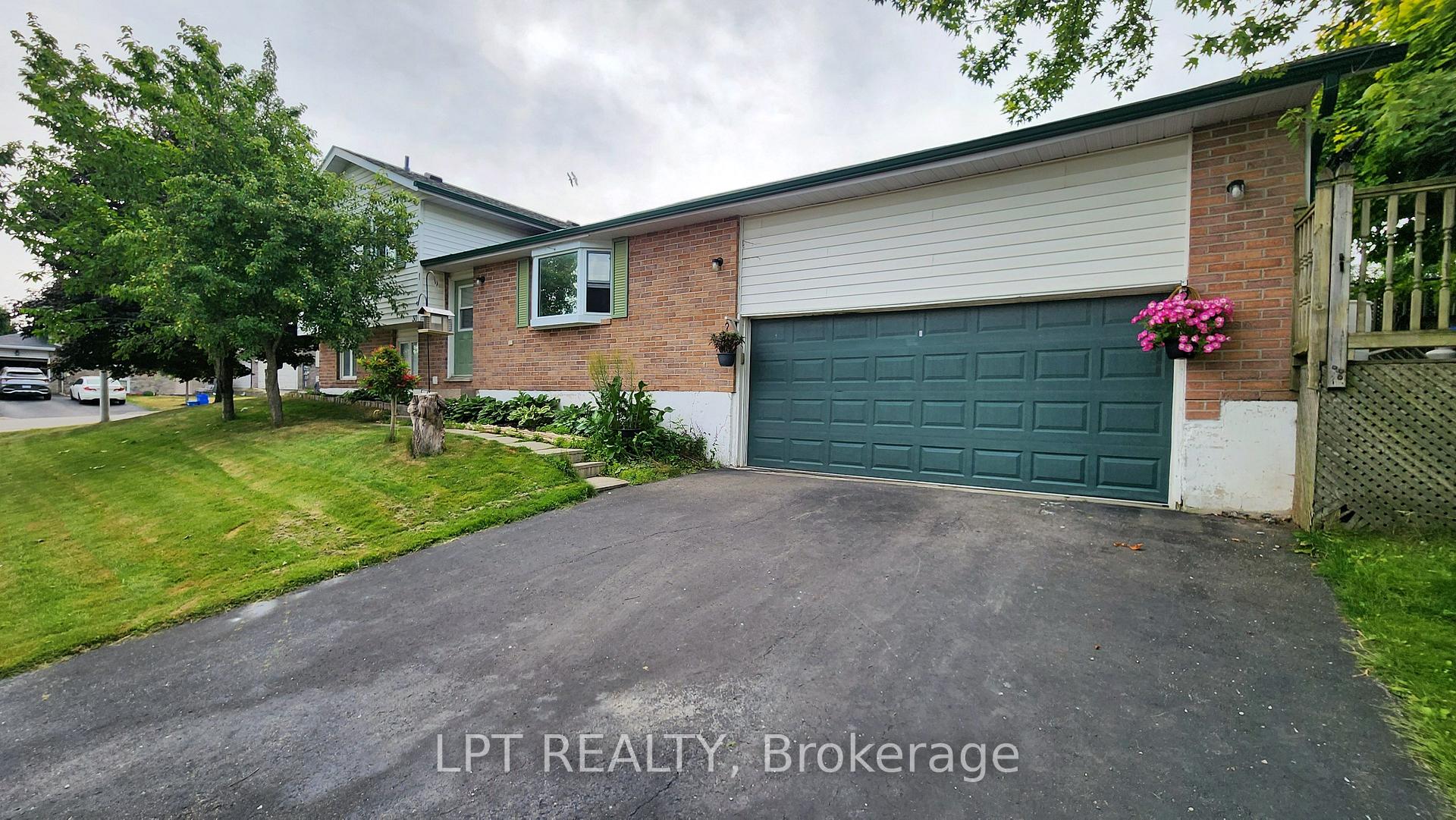 Photo 19 of 30 McConkey Place, Barrie, Allandale Heights — HOMEH