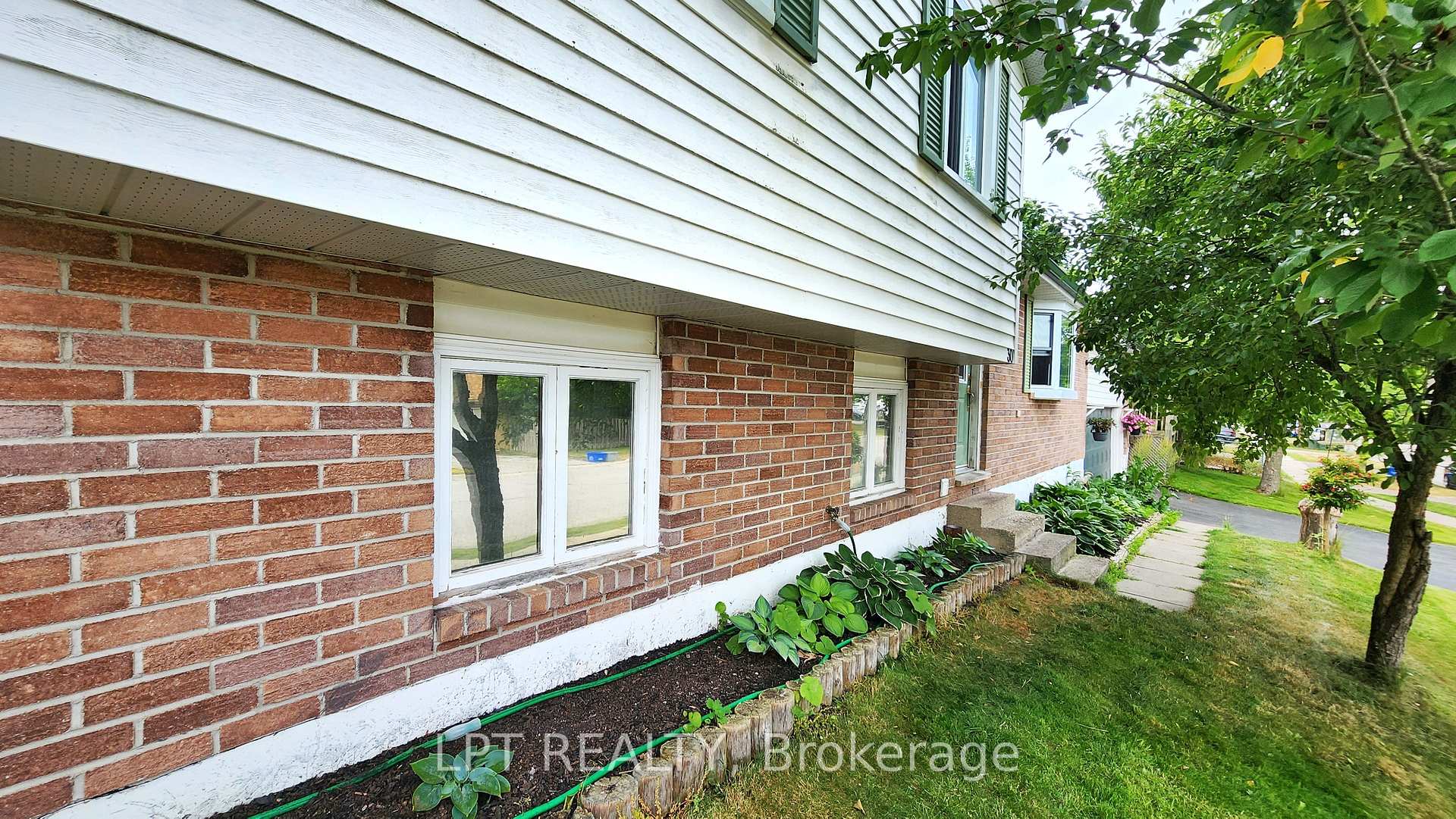 Photo 30 of 30 McConkey Place, Barrie, Allandale Heights — HOMEH