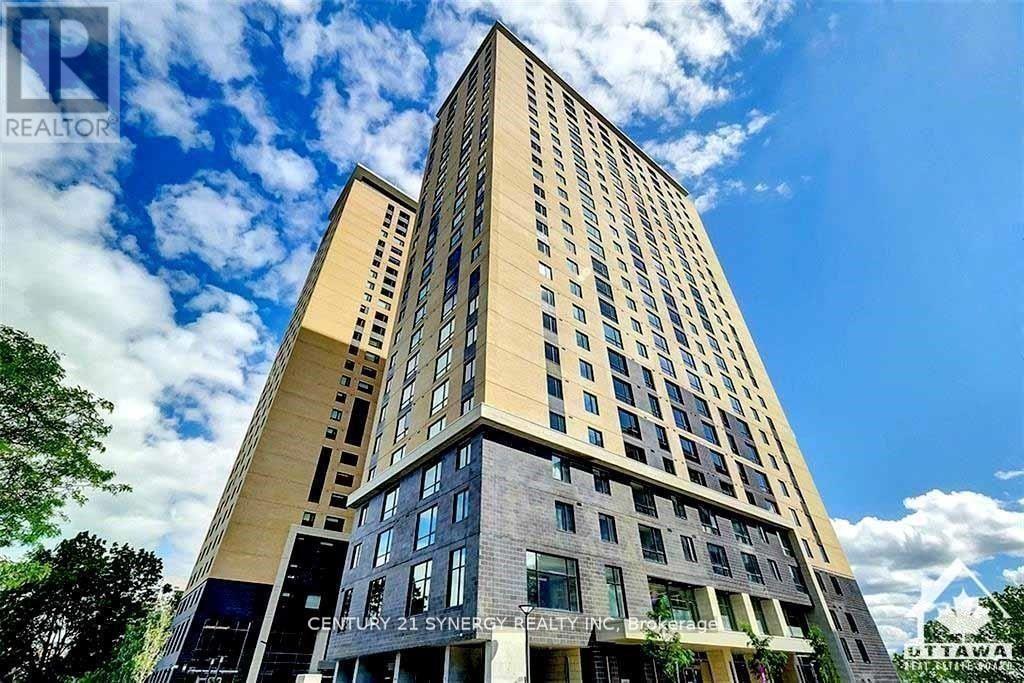 Front of Unit 1511, 105 Champagne Street