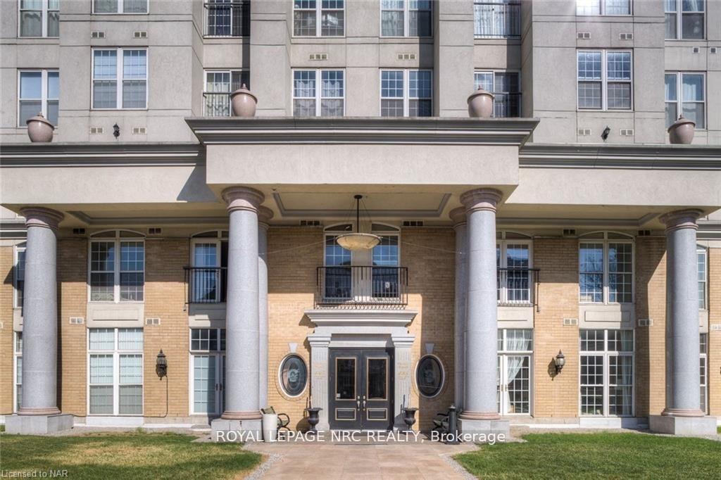 Front of Unit 812, 135 James Street S