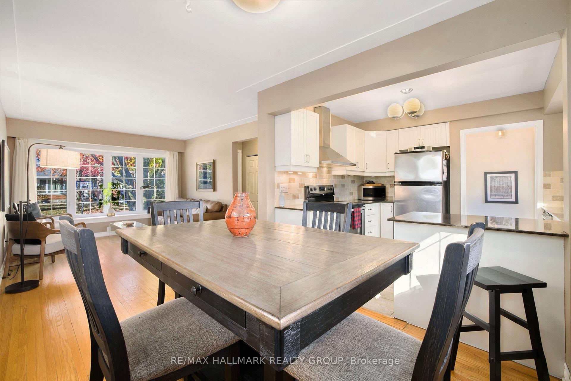 Photo 4 of 715 Holt Crescent, Ottawa, Elmvale Acres — HOMEH