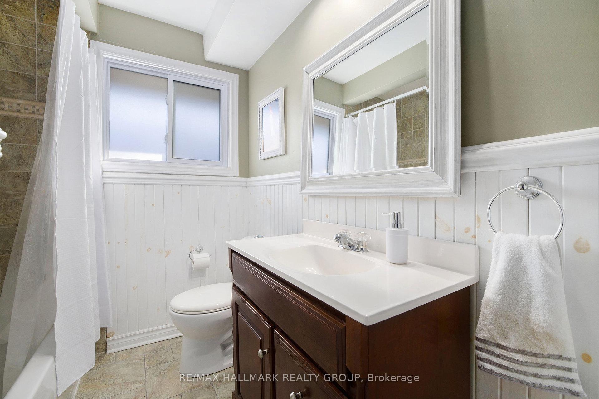 Photo 15 of 715 Holt Crescent, Ottawa, Elmvale Acres — HOMEH