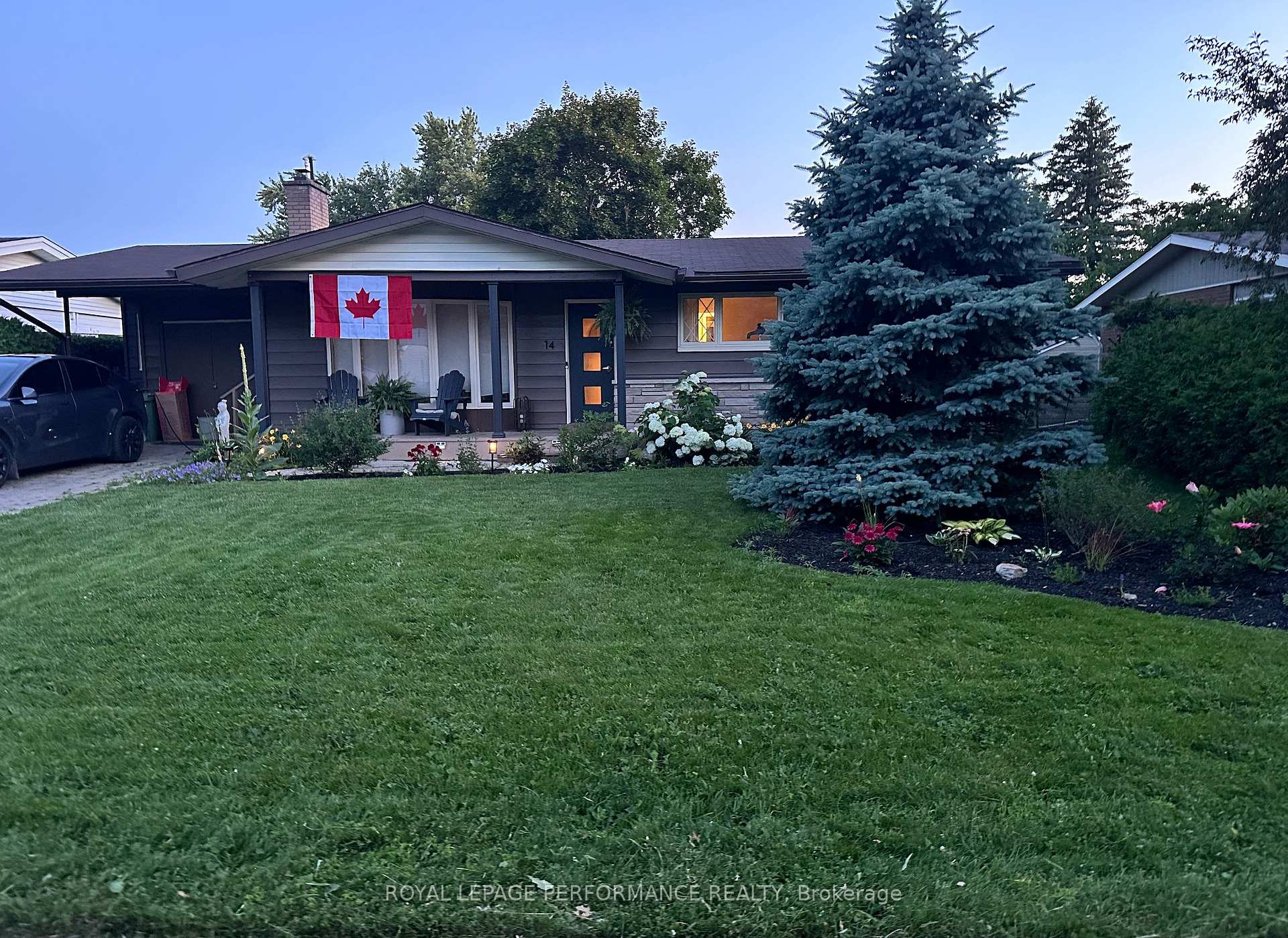 Photo 1 of 14 Stillwater Drive, Ottawa, Crystal Beach — HOMEH