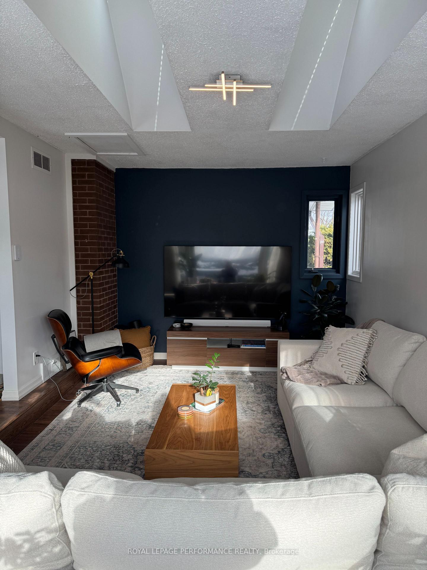Photo 8 of 14 Stillwater Drive, Ottawa, Crystal Beach — HOMEH