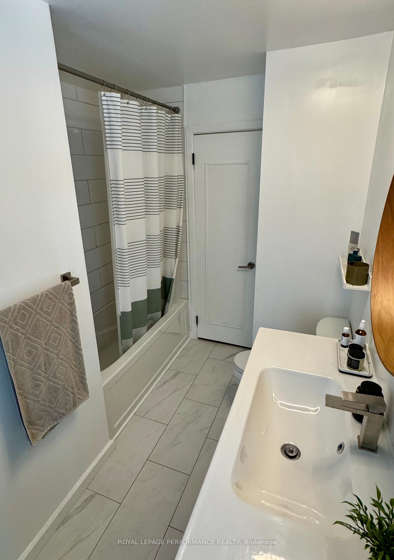 Photo 20 of 14 Stillwater Drive, Ottawa, Crystal Beach — HOMEH