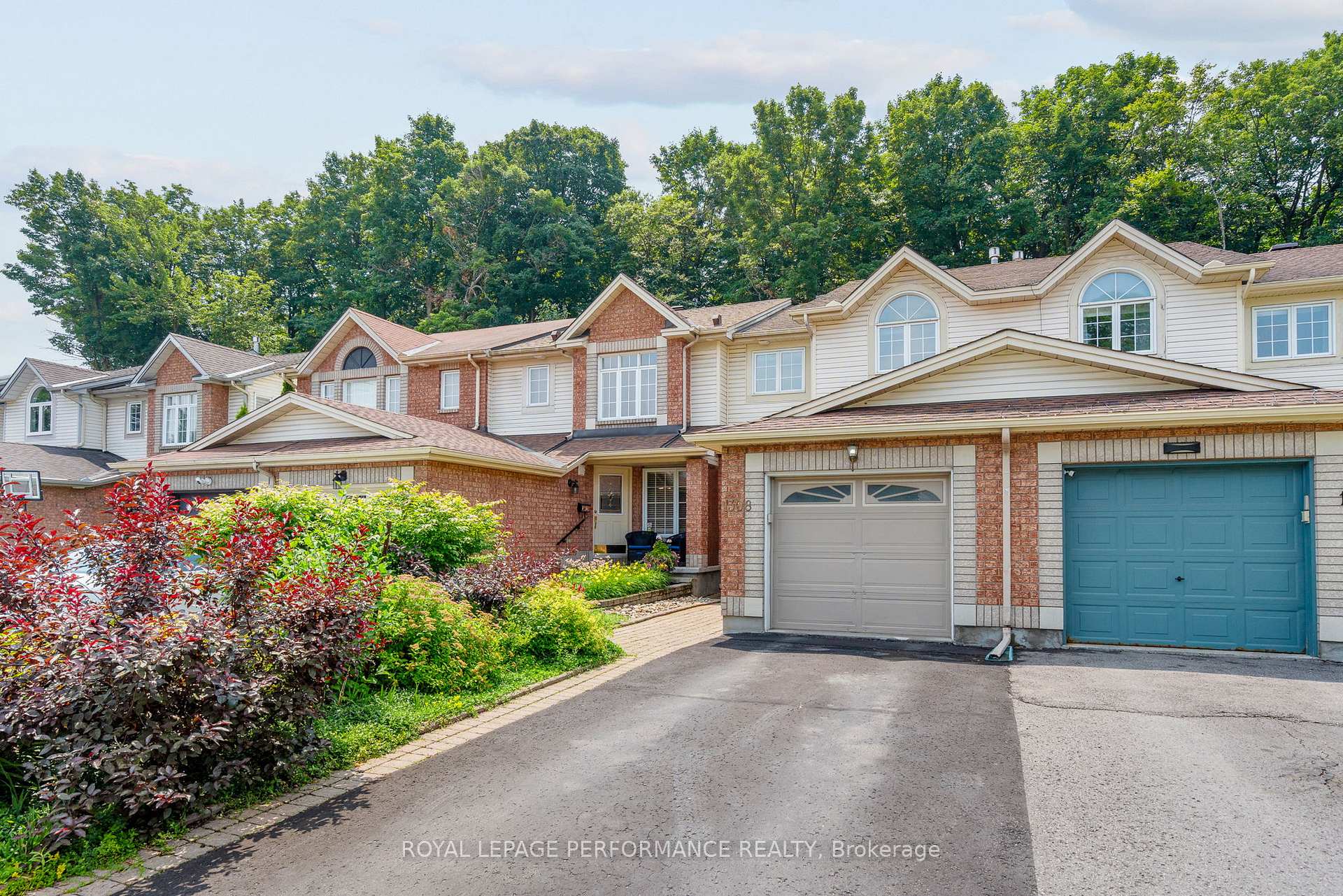 Photo 3 of 1308 Silvestri Crescent, Ottawa, Carson Grove — HOMEH