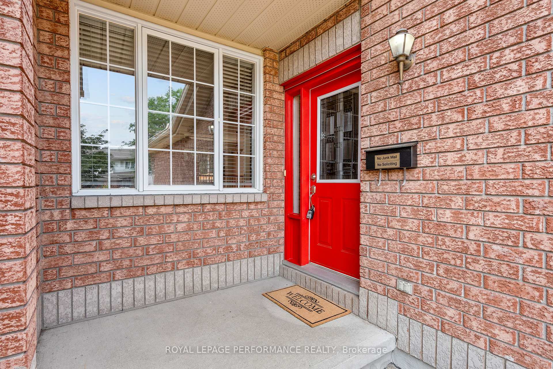 Photo 4 of 1308 Silvestri Crescent, Ottawa, Carson Grove — HOMEH