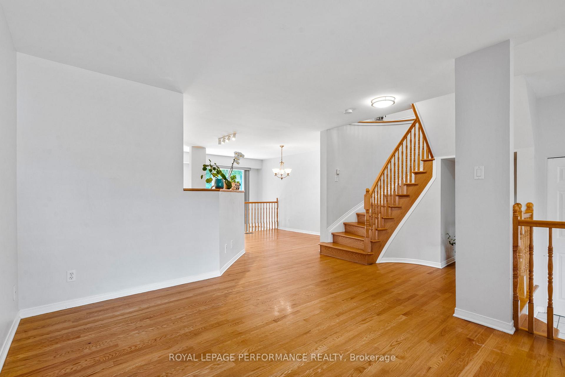 Photo 11 of 1308 Silvestri Crescent, Ottawa, Carson Grove — HOMEH