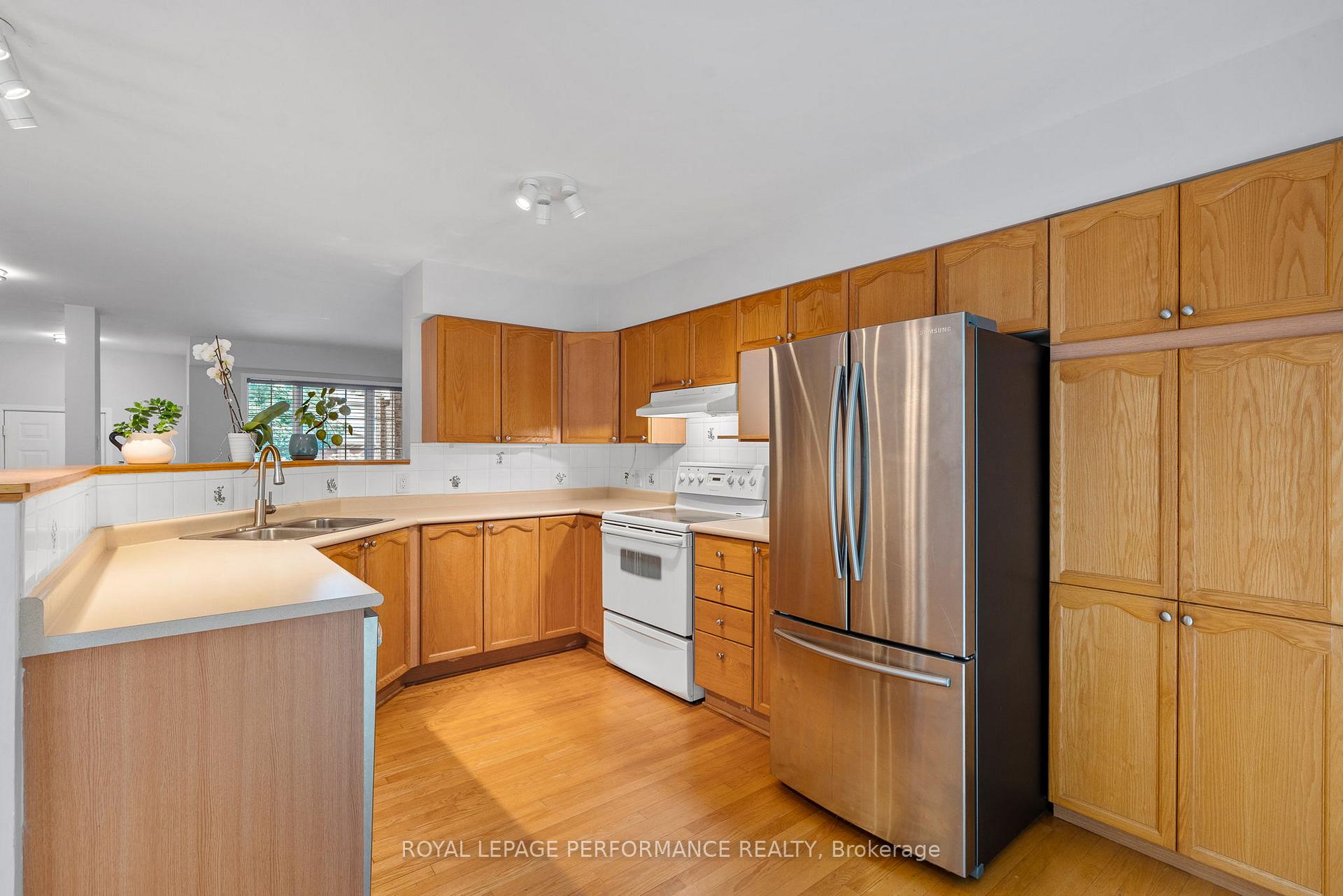 Photo 15 of 1308 Silvestri Crescent, Ottawa, Carson Grove — HOMEH