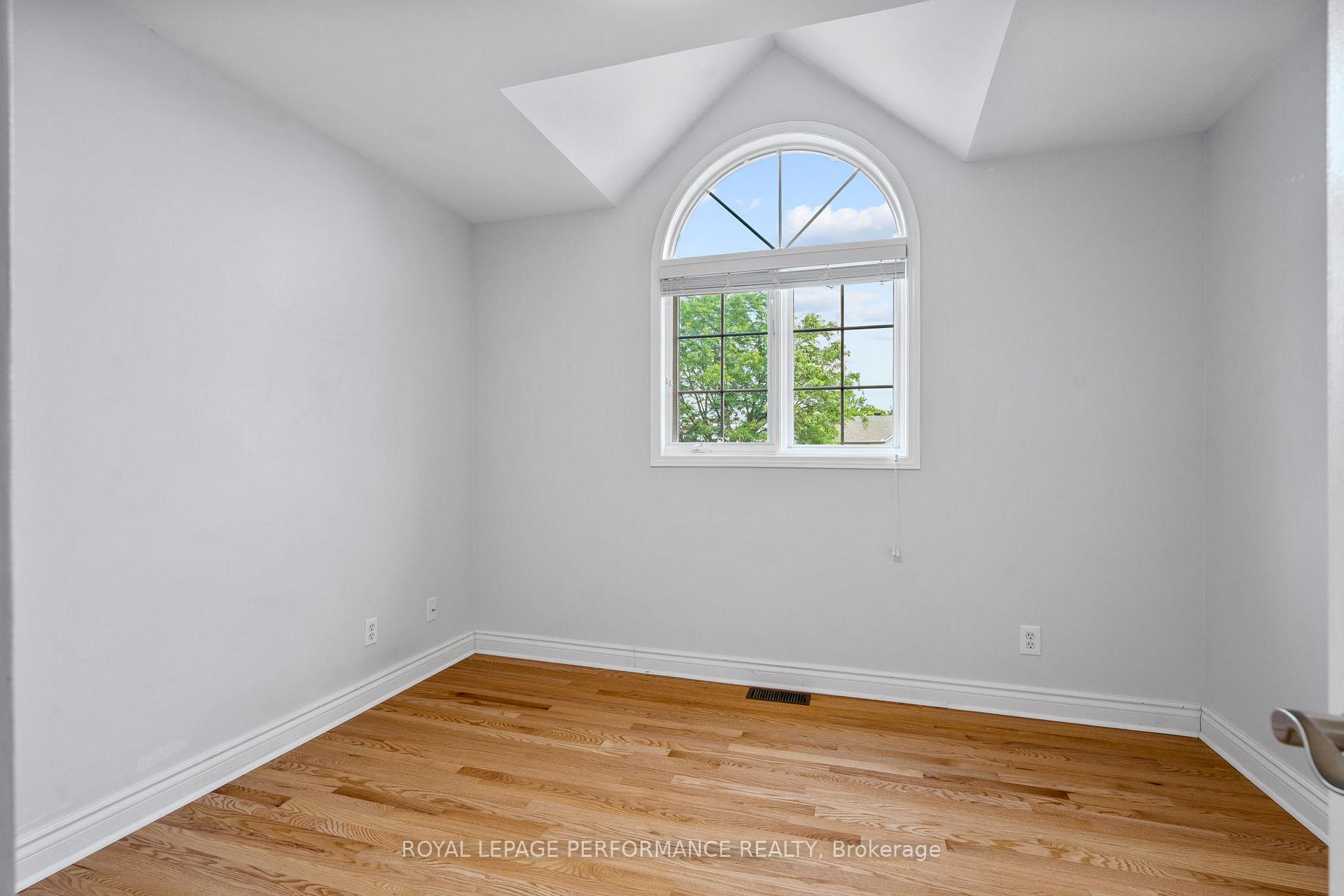 Photo 22 of 1308 Silvestri Crescent, Ottawa, Carson Grove — HOMEH