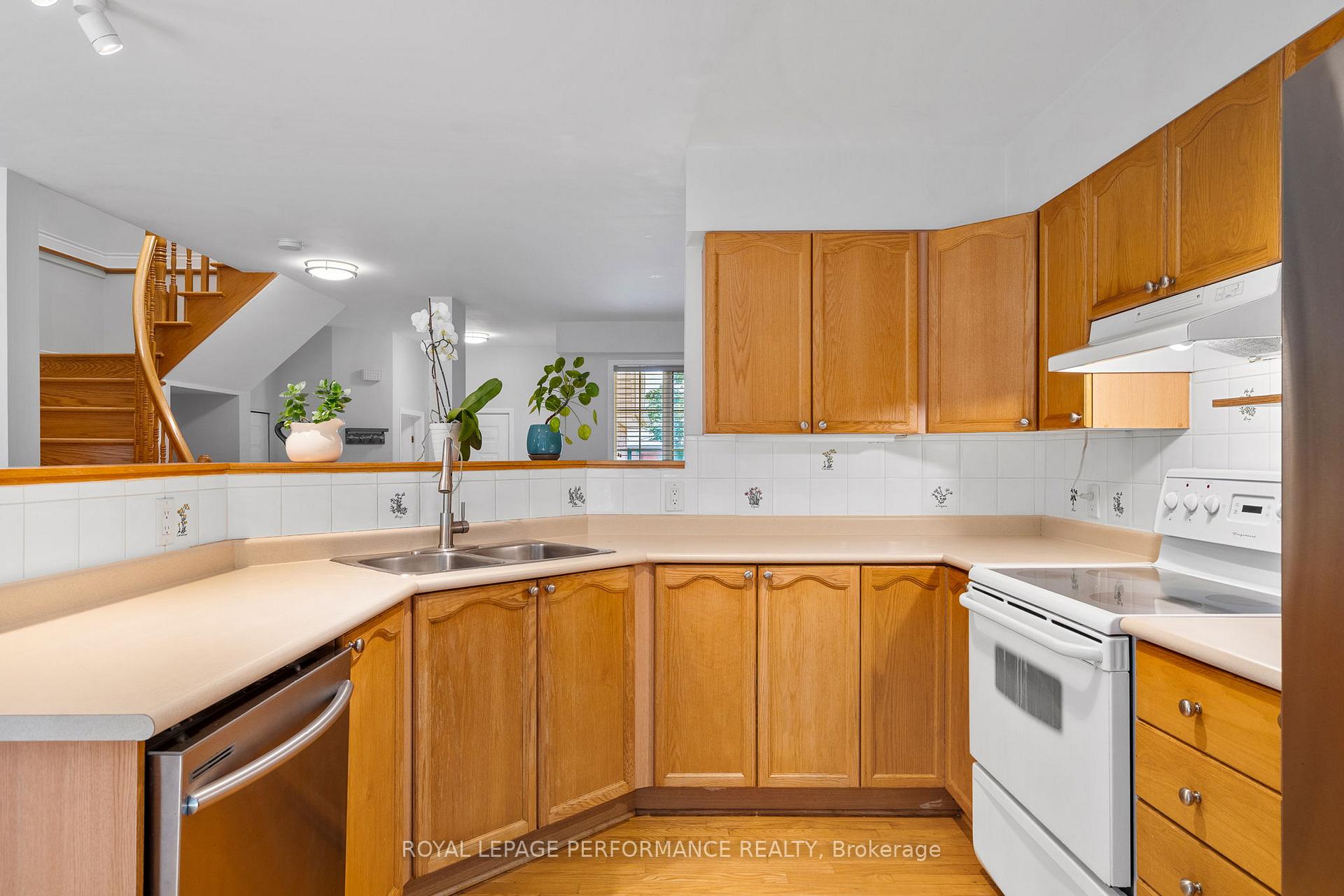 Photo 27 of 1308 Silvestri Crescent, Ottawa, Carson Grove — HOMEH