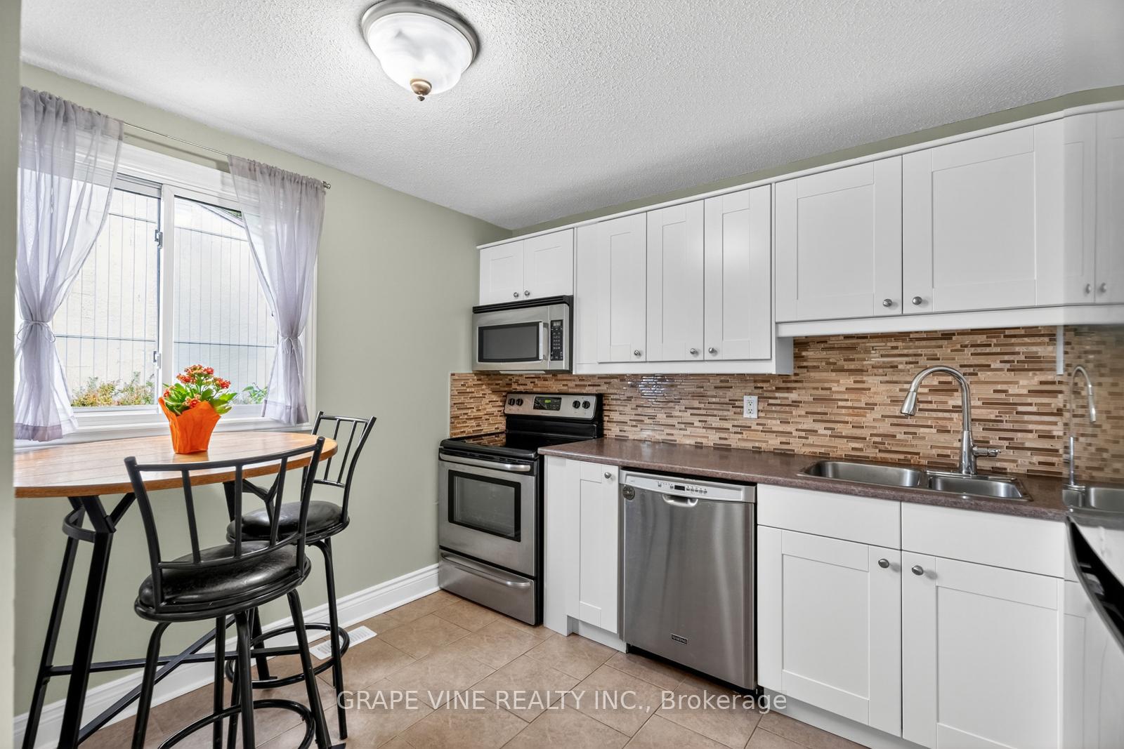 Photo 10 of Unit 61, 34 Sherway Drive, Ottawa, Barrhaven - Pheasant Run — HOMEH