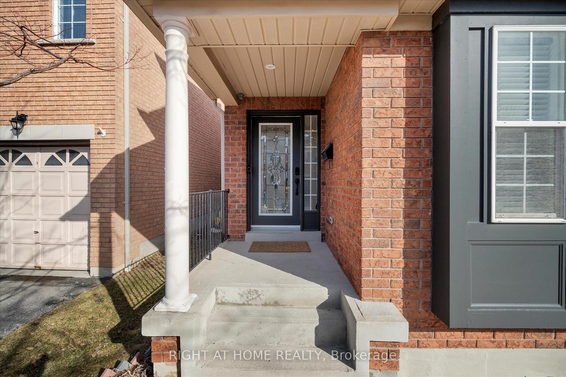 Photo 3 of 121 Mcsweeney Crescent, Ajax, Northwest Ajax — HOMEH