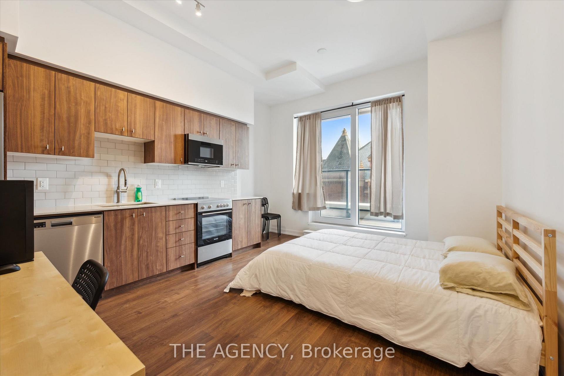 Photo 5 of Unit 209, 5 Wellington Street S, Kitchener, Cherry Hill — HOMEH