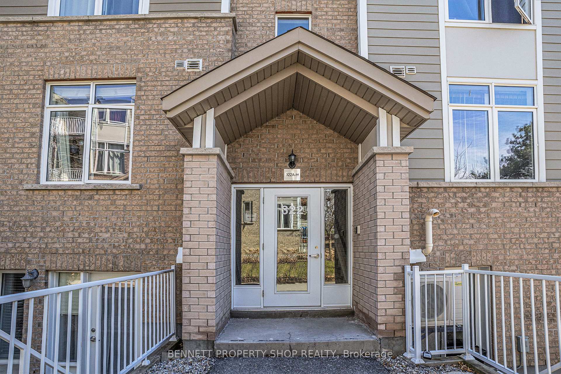 Photo 2 of Unit H, 322 Everest Private, Ottawa, Elmvale Acres — HOMEH