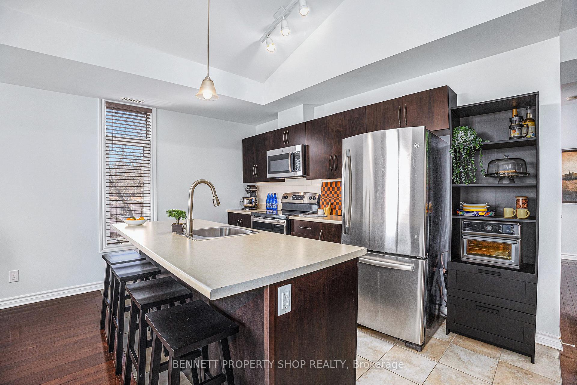 Photo 9 of Unit H, 322 Everest Private, Ottawa, Elmvale Acres — HOMEH