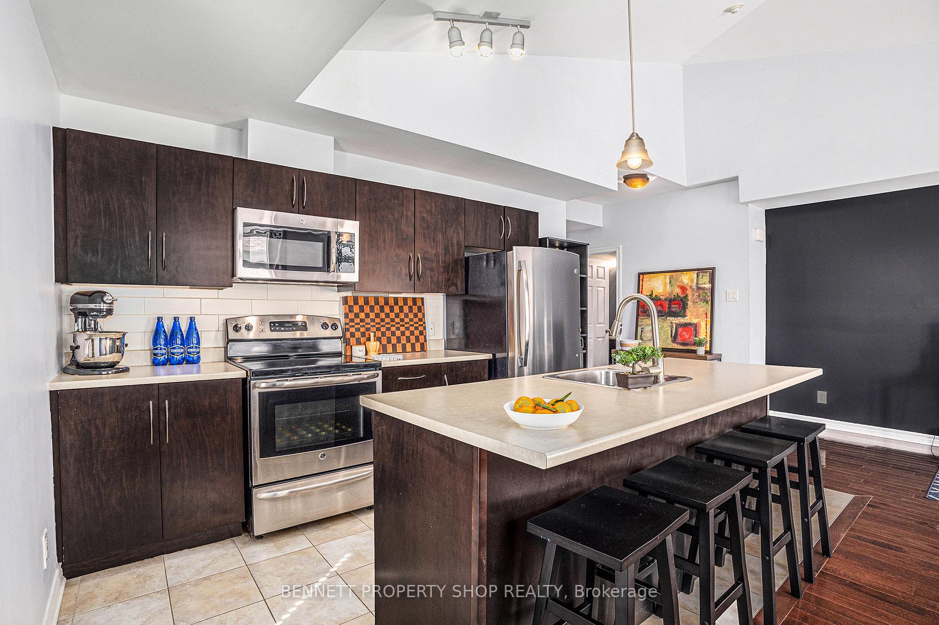 Photo 10 of Unit H, 322 Everest Private, Ottawa, Elmvale Acres — HOMEH