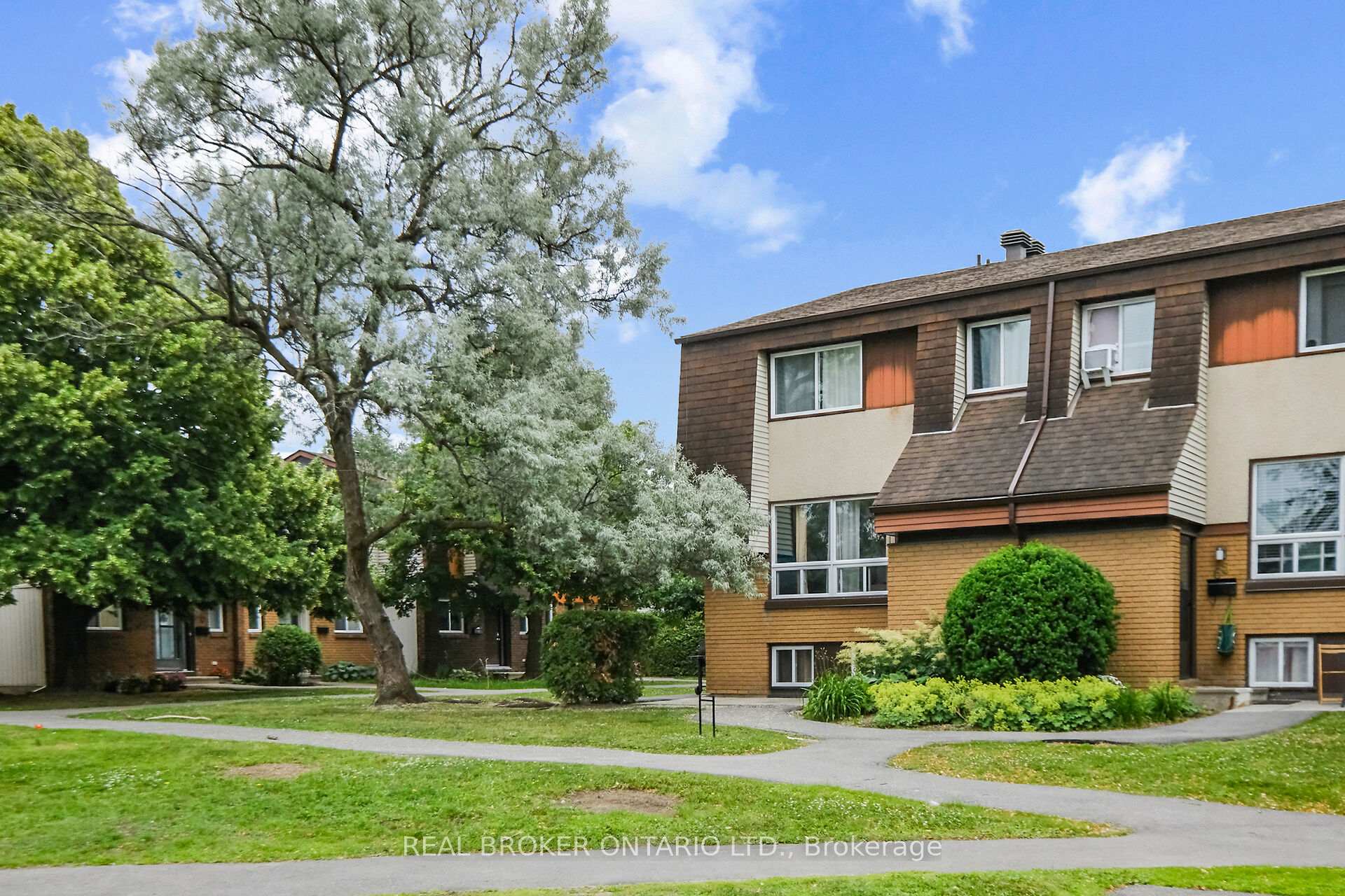 Photo 1 of 61 Pixley Private, Ottawa, Riverview Park — HOMEH
