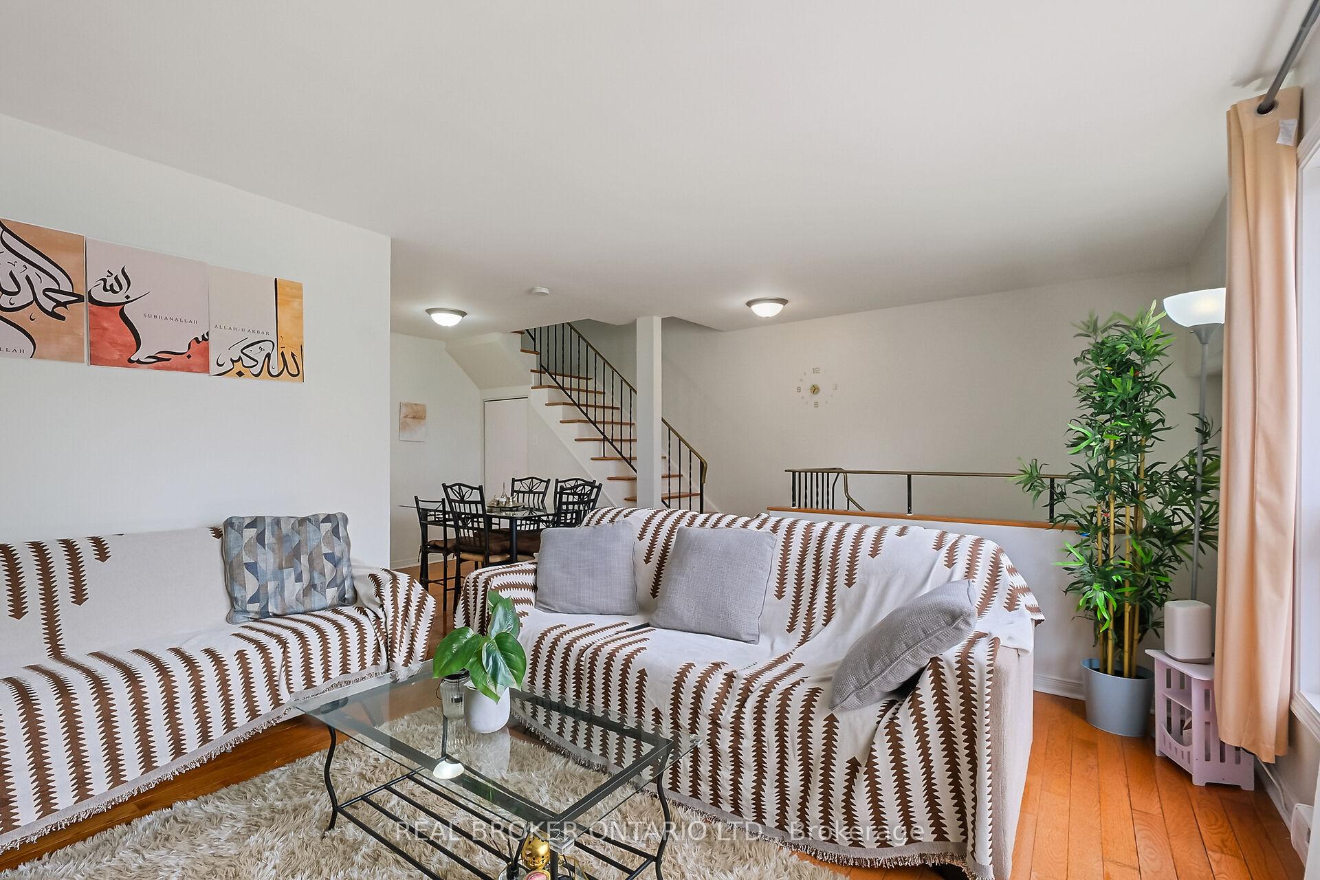Photo 5 of 61 Pixley Private, Ottawa, Riverview Park — HOMEH