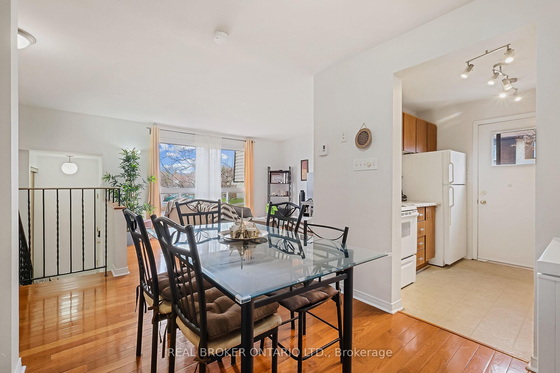 Photo 8 of 61 Pixley Private, Ottawa, Riverview Park — HOMEH