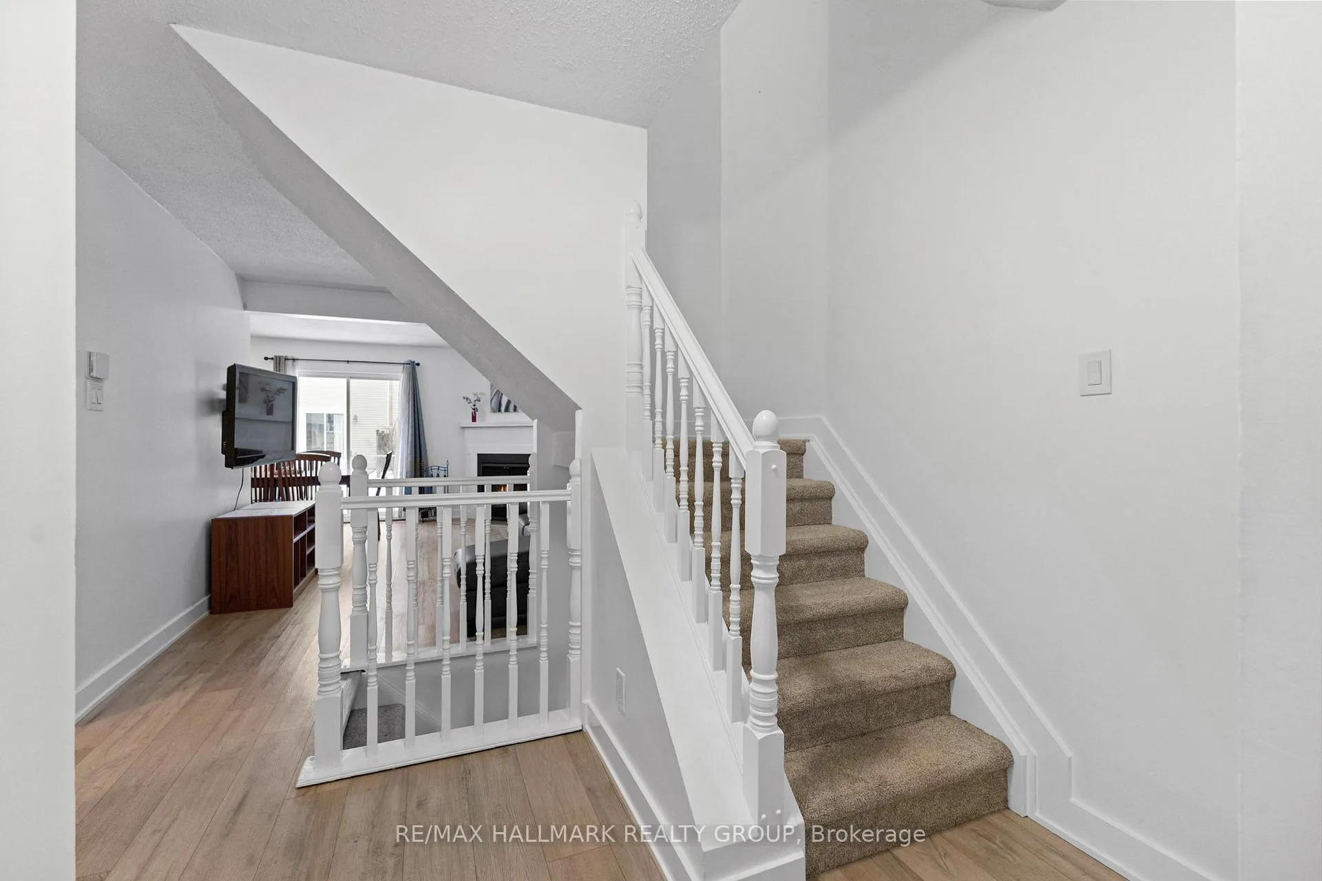 Photo 10 of 463 Canotia Place, Ottawa, Fallingbrook/Pineridge — HOMEH