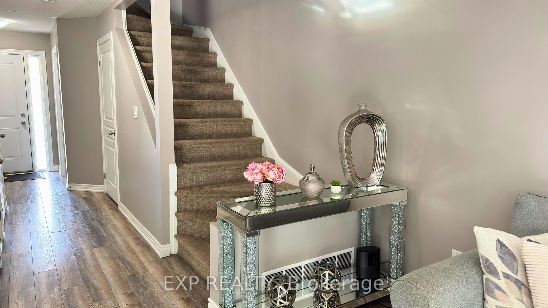 Photo 4 of Unit 14, 60 Canterbury Drive, St. Catharines, Oakdale — HOMEH