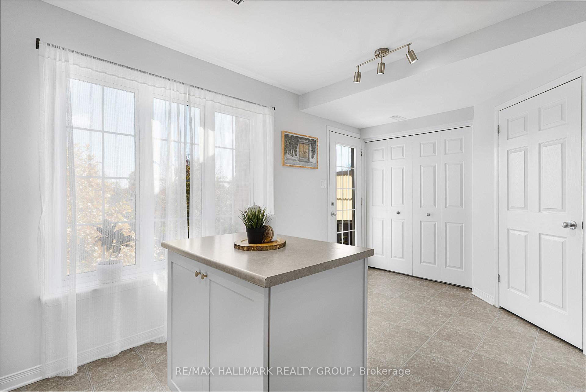 Photo 14 of Unit 146, 70 Edenvale Drive, Ottawa, Kanata - Beaverbrook — HOMEH