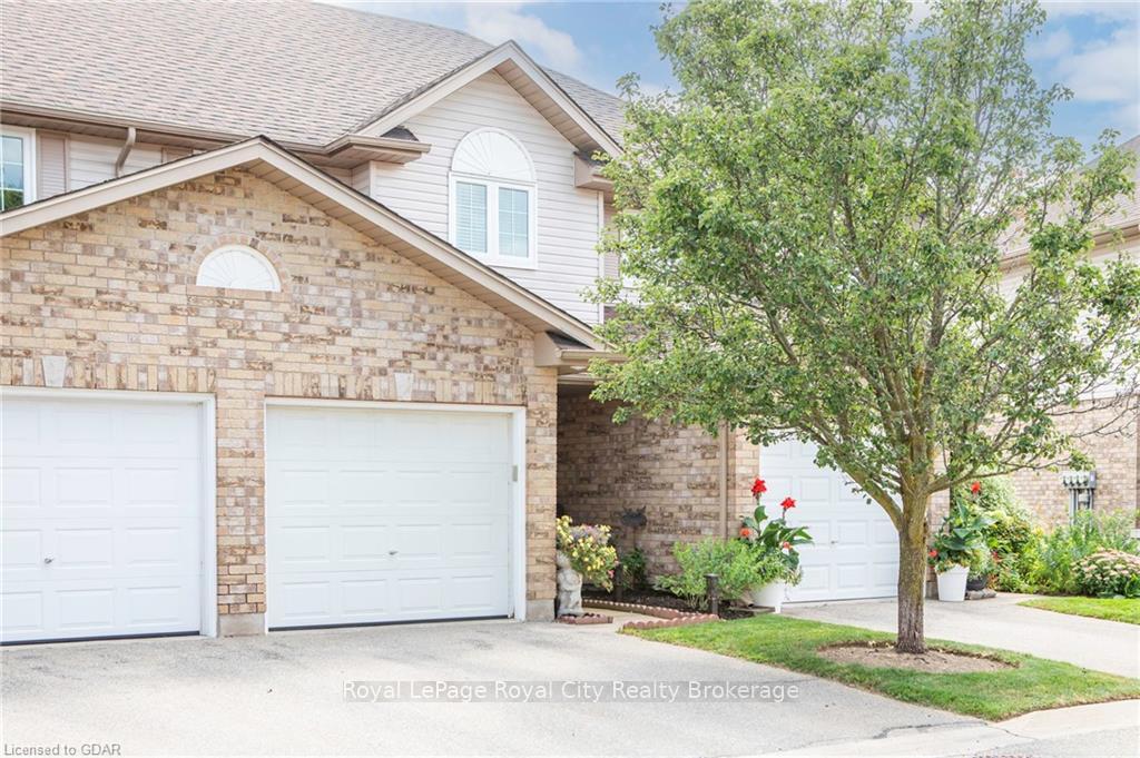 Photo 3 of Unit 14, 31 Schroder Crescent, Guelph, Grange Road — HOMEH