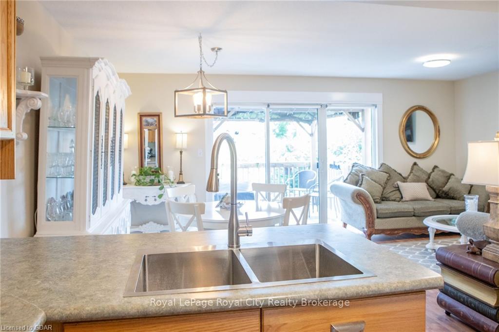 Photo 8 of Unit 14, 31 Schroder Crescent, Guelph, Grange Road — HOMEH