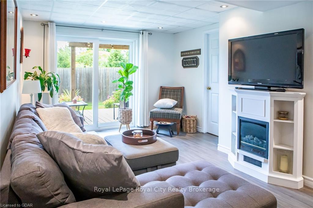 Photo 18 of Unit 14, 31 Schroder Crescent, Guelph, Grange Road — HOMEH