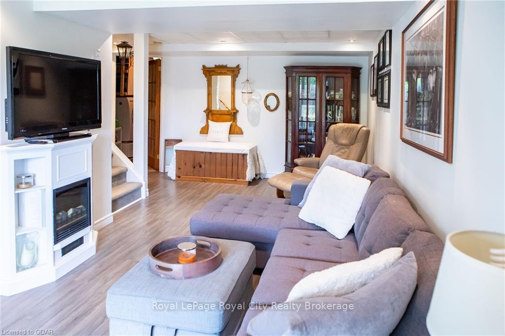 Photo 19 of Unit 14, 31 Schroder Crescent, Guelph, Grange Road — HOMEH
