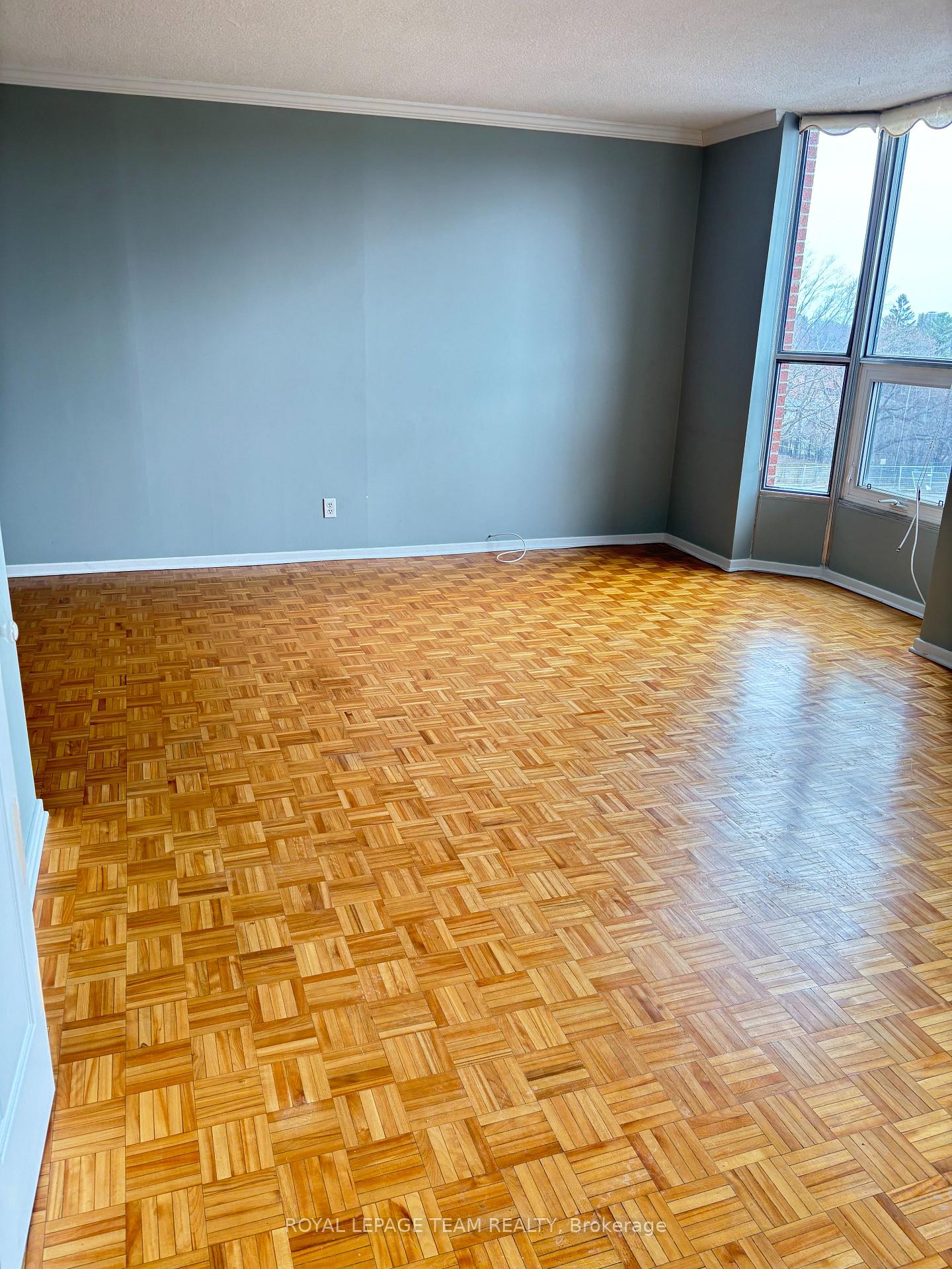 Photo 7 of Unit 403, 2951 Riverside Drive, Ottawa, Mooneys Bay/Riverside Park — HOMEH