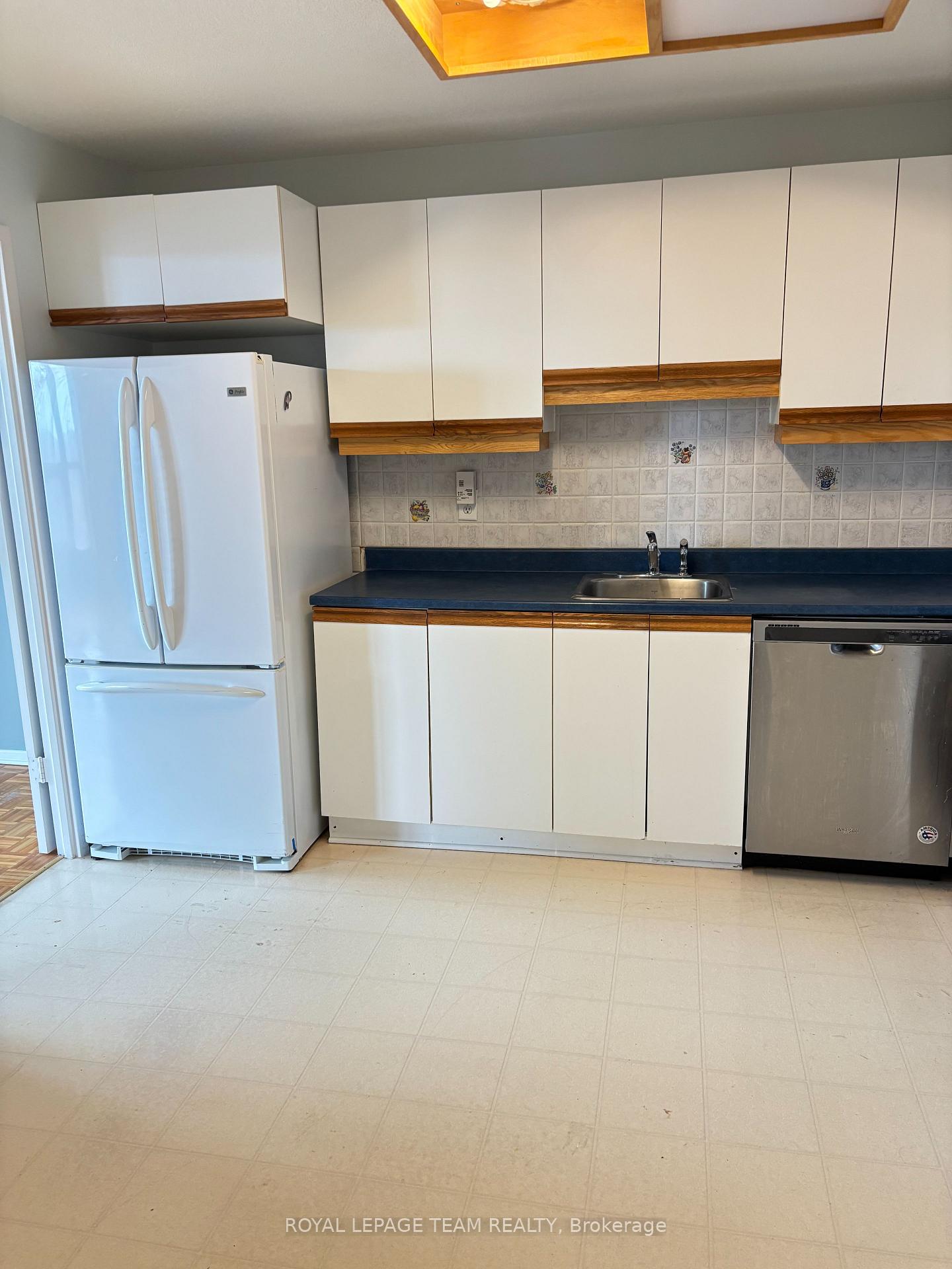 Photo 11 of Unit 403, 2951 Riverside Drive, Ottawa, Mooneys Bay/Riverside Park — HOMEH