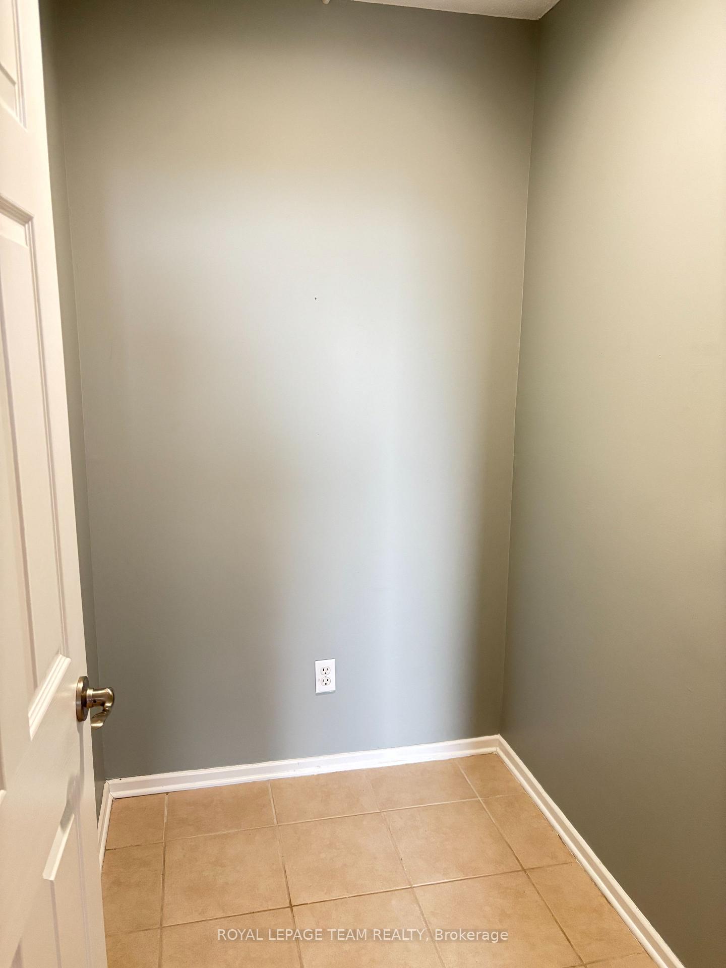 Photo 17 of Unit 403, 2951 Riverside Drive, Ottawa, Mooneys Bay/Riverside Park — HOMEH