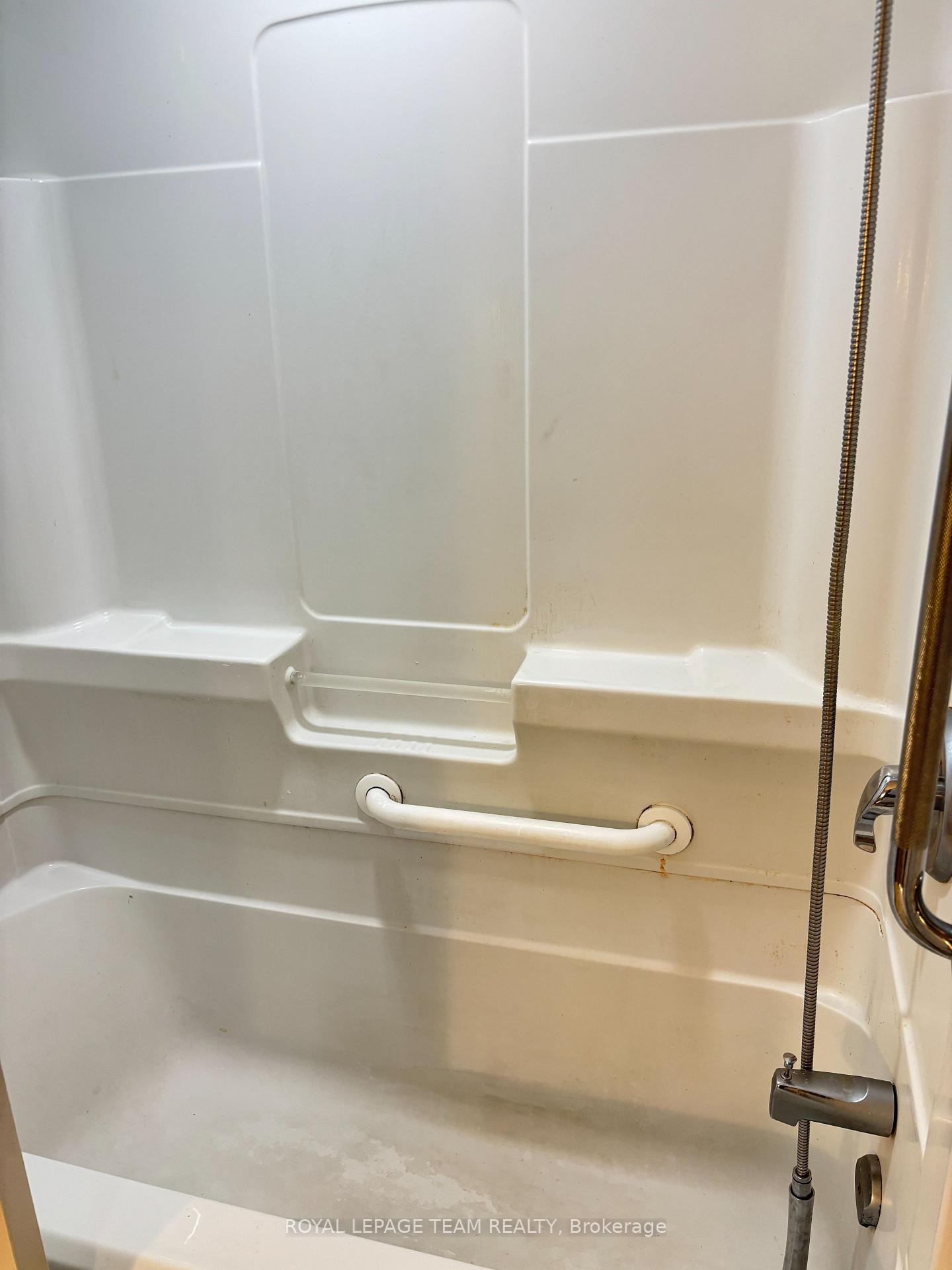 Photo 19 of Unit 403, 2951 Riverside Drive, Ottawa, Mooneys Bay/Riverside Park — HOMEH