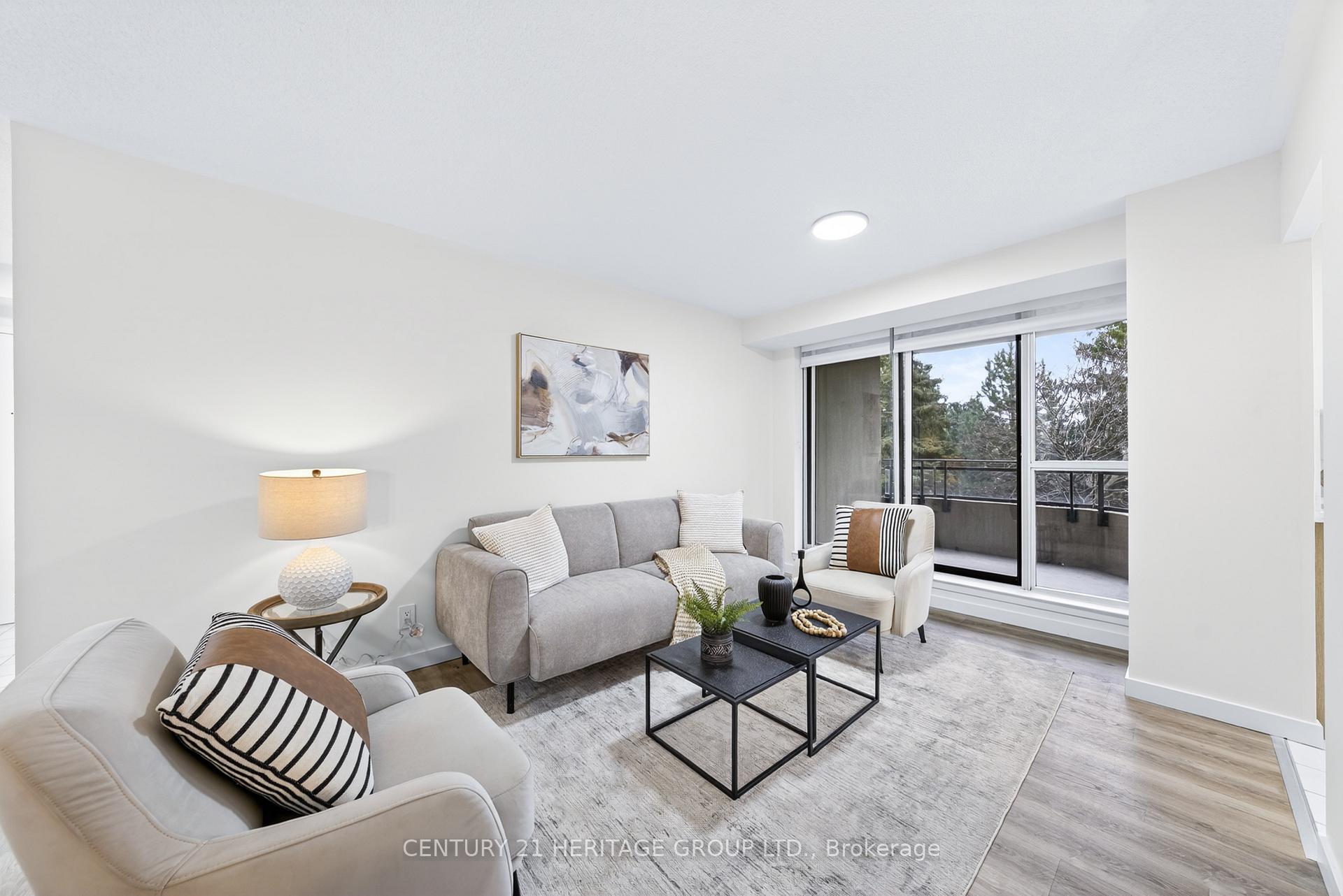 Photo 11 of Unit 319, 32 Clarissa Drive, Richmond Hill, Harding — HOMEH