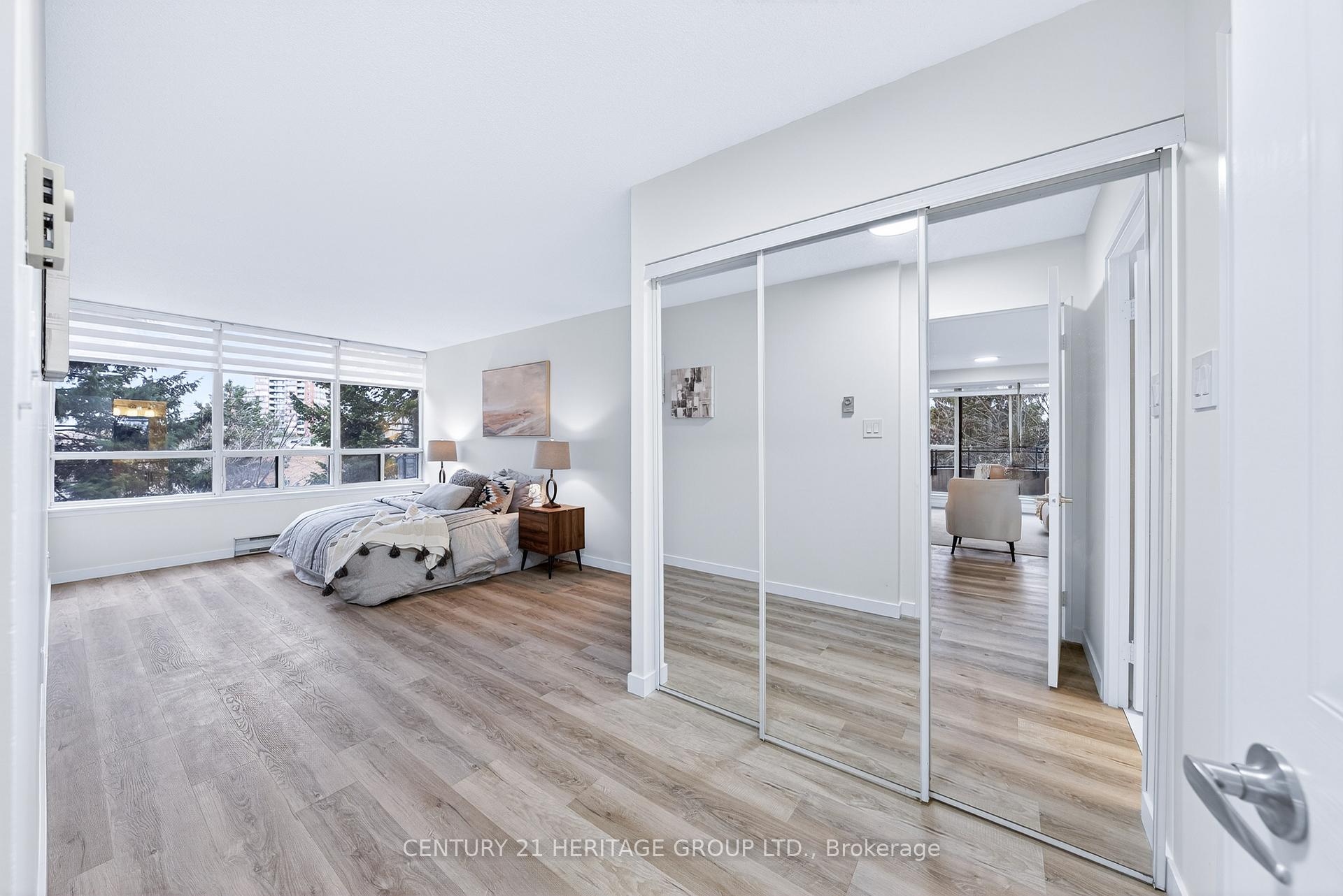 Photo 26 of Unit 319, 32 Clarissa Drive, Richmond Hill, Harding — HOMEH