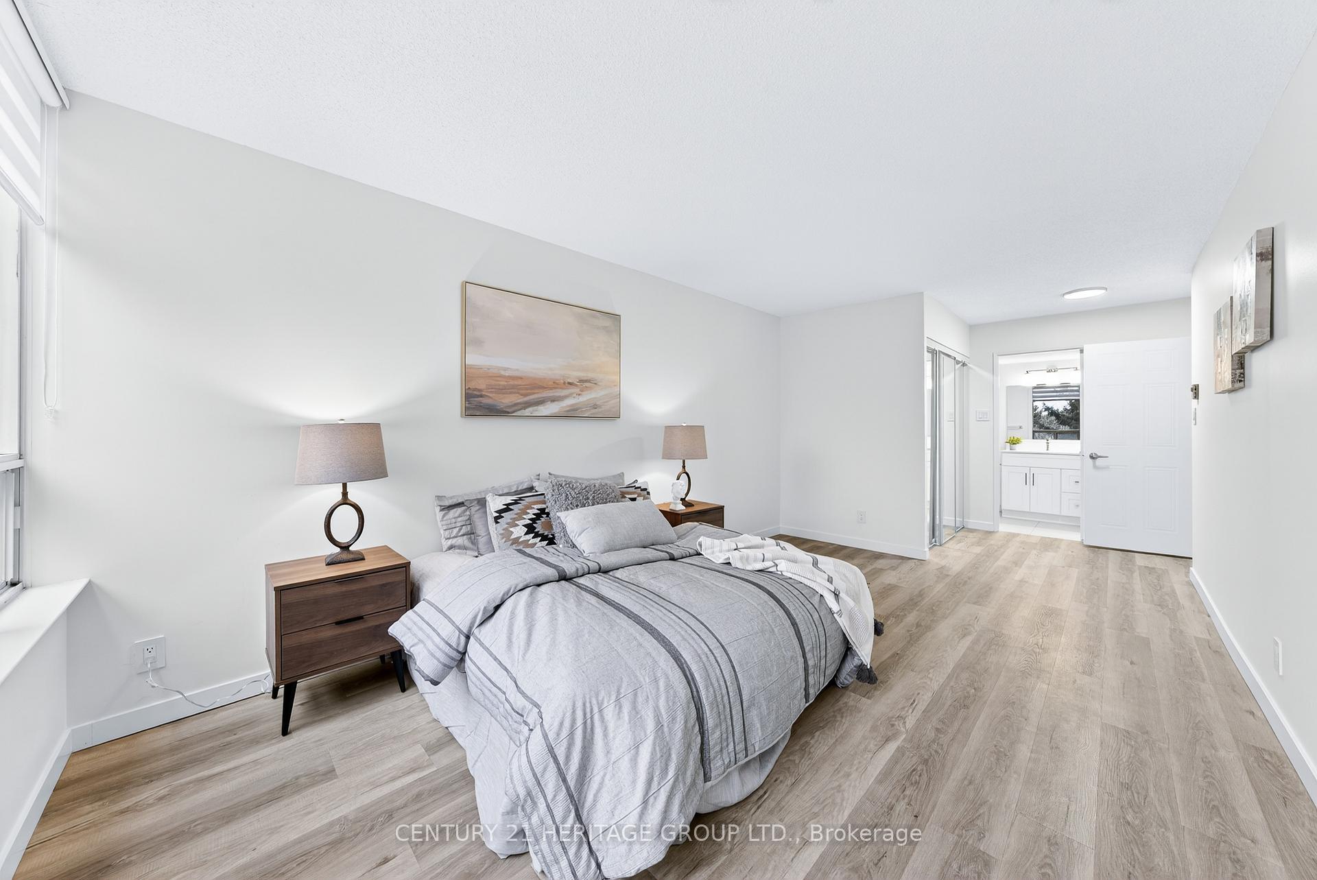 Photo 28 of Unit 319, 32 Clarissa Drive, Richmond Hill, Harding — HOMEH
