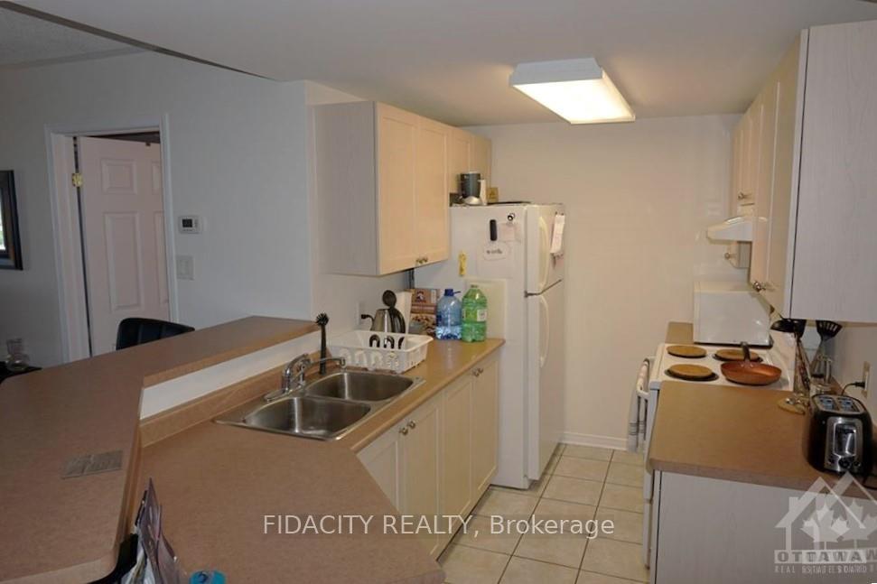 Photo 3 of Unit 9D, 310 Central Park Drive, Ottawa, Central Park — HOMEH
