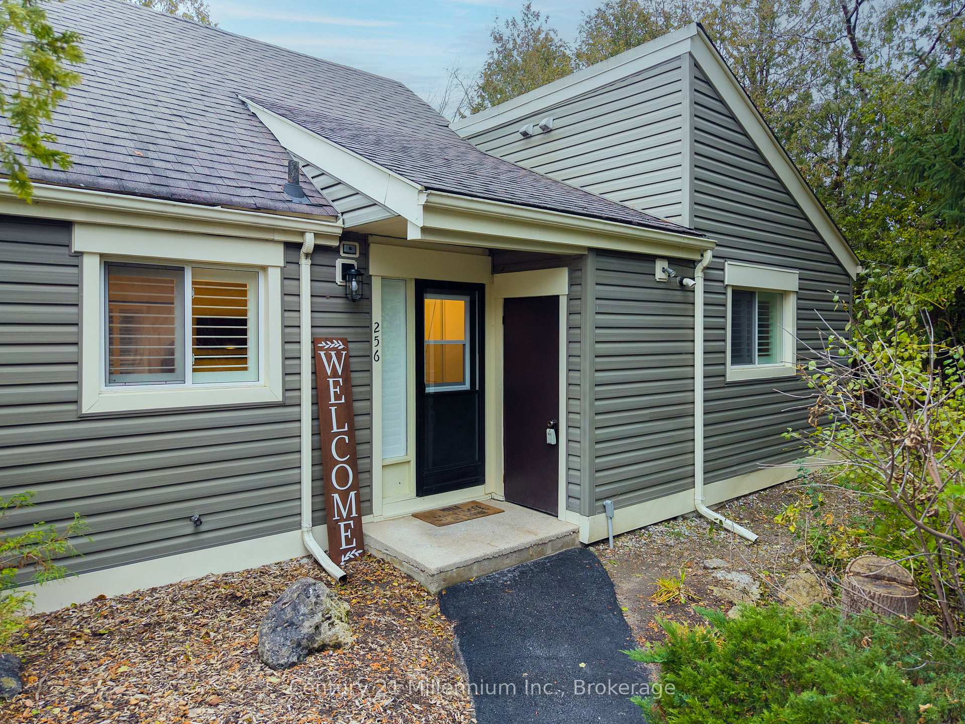 Photo 2 of Unit 256, 13 Harbour Street W, Collingwood — HOMEH