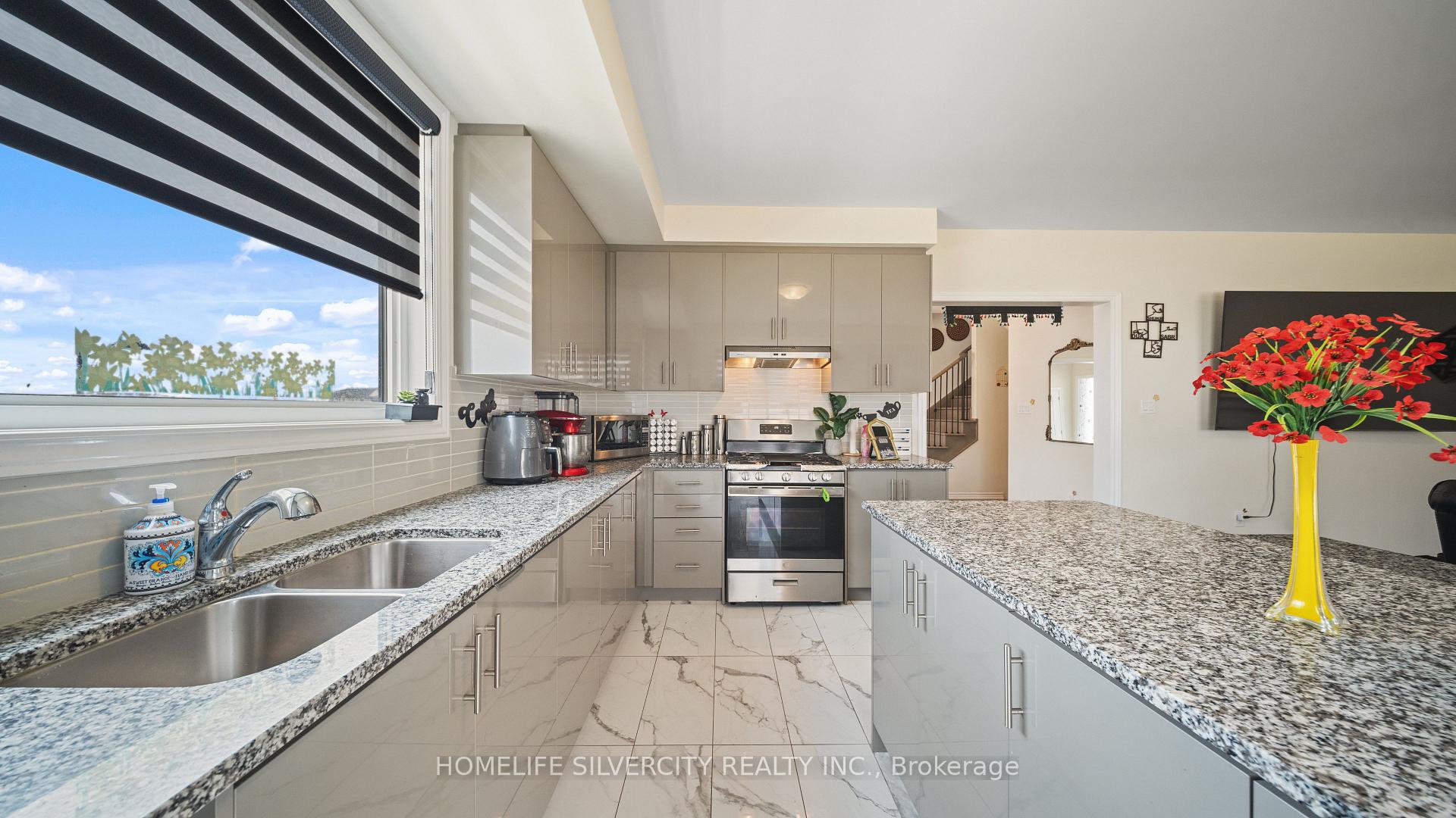 Photo 9 of 96 Strickland Avenue, Brantford — HOMEH