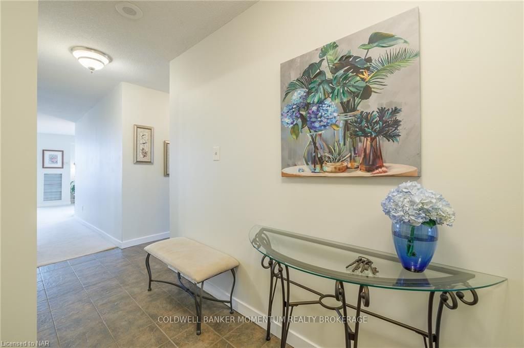 Photo 3 of Unit 709, 7 Gale Crescent, St. Catharines, E. Chester — HOMEH