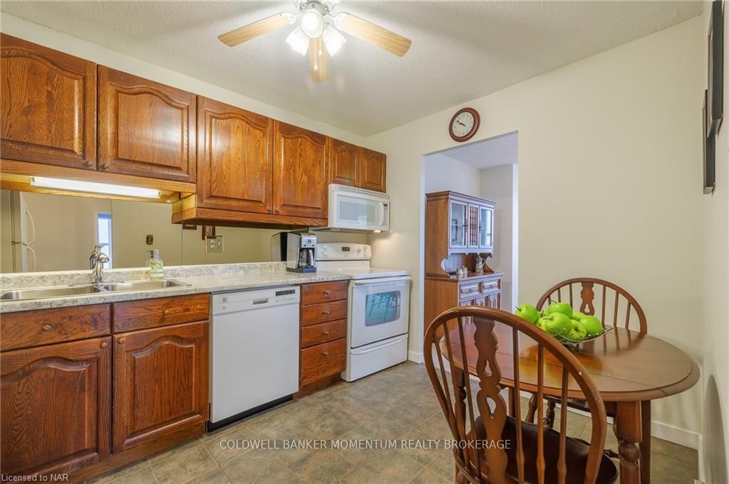 Photo 5 of Unit 709, 7 Gale Crescent, St. Catharines, E. Chester — HOMEH