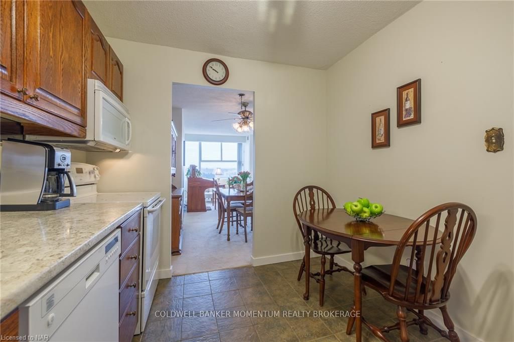 Photo 6 of Unit 709, 7 Gale Crescent, St. Catharines, E. Chester — HOMEH
