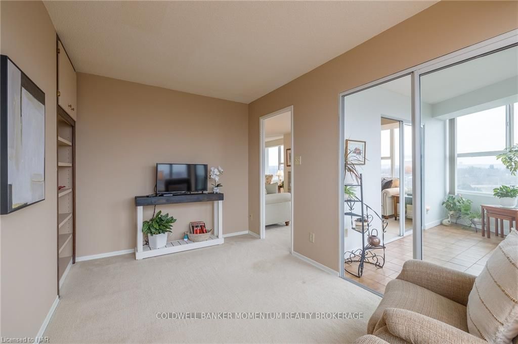 Photo 17 of Unit 709, 7 Gale Crescent, St. Catharines, E. Chester — HOMEH