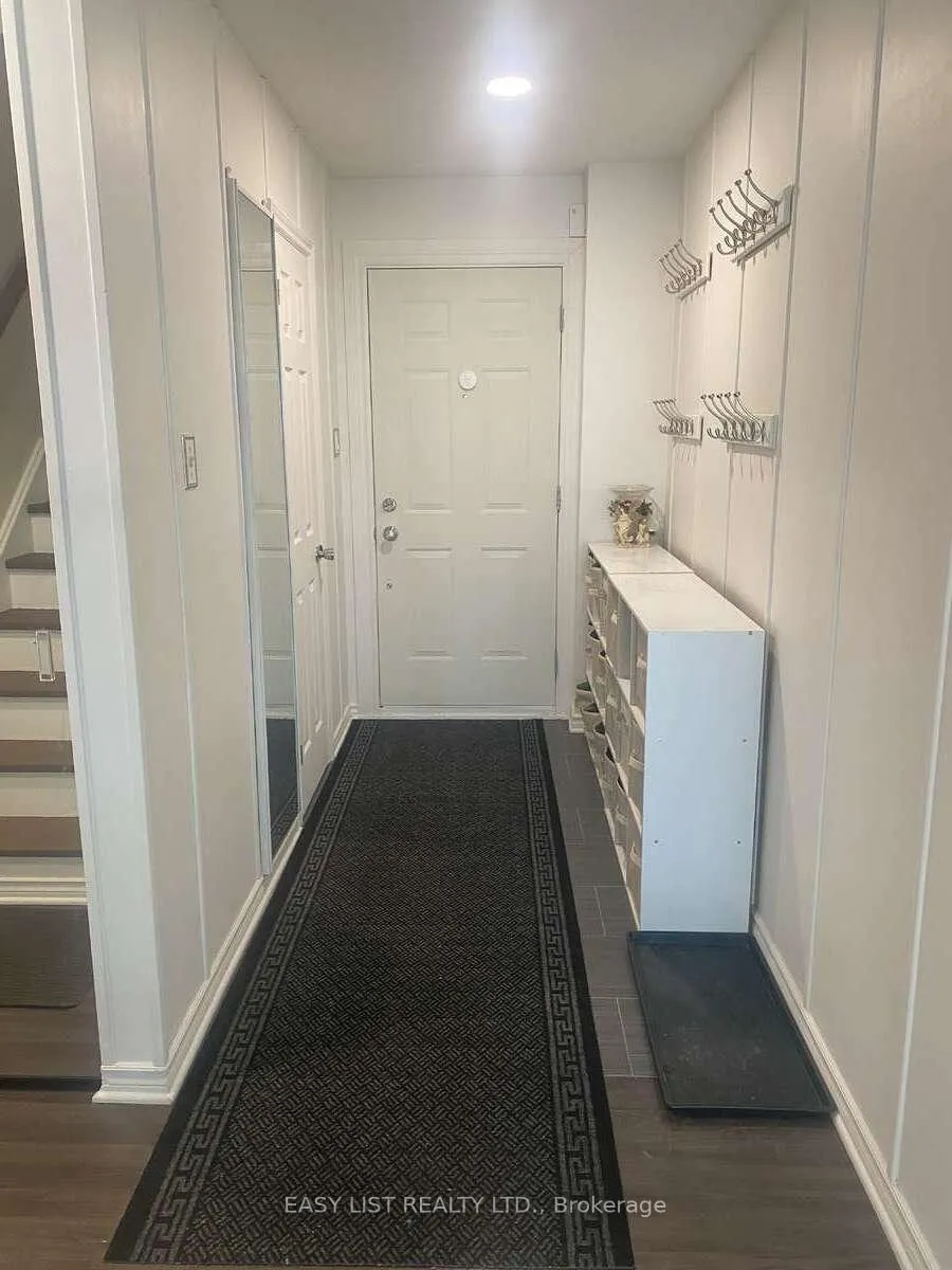 Photo 2 of 246 Romulus Private, Ottawa, Carson Meadows — HOMEH