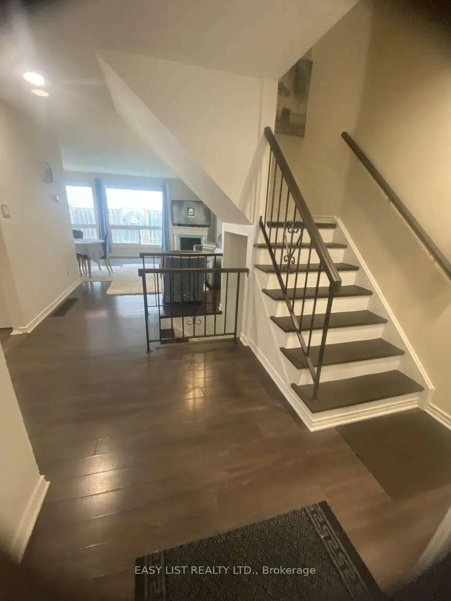 Photo 5 of 246 Romulus Private, Ottawa, Carson Meadows — HOMEH